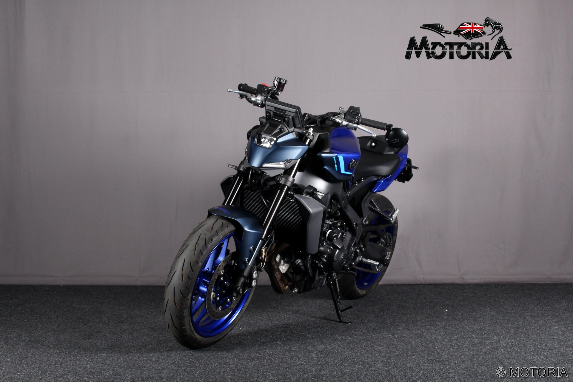 YAMAHA MT-09 (35kW)-showroom-element-1