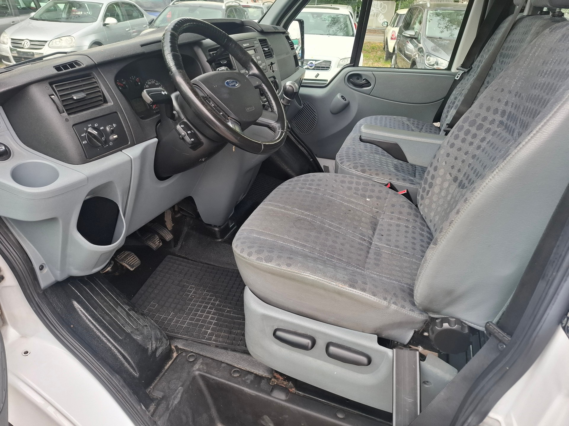 FORD Transit 2.2 TDCi 300 S Trend-image-11