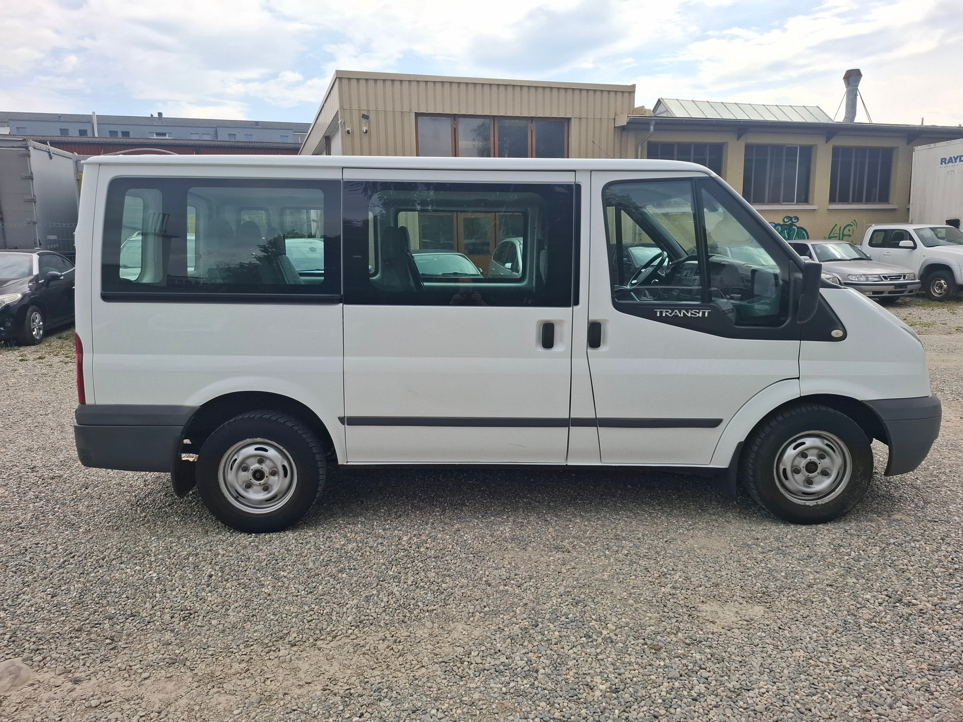FORD Transit 2.2 TDCi 300 S Trend-image-3