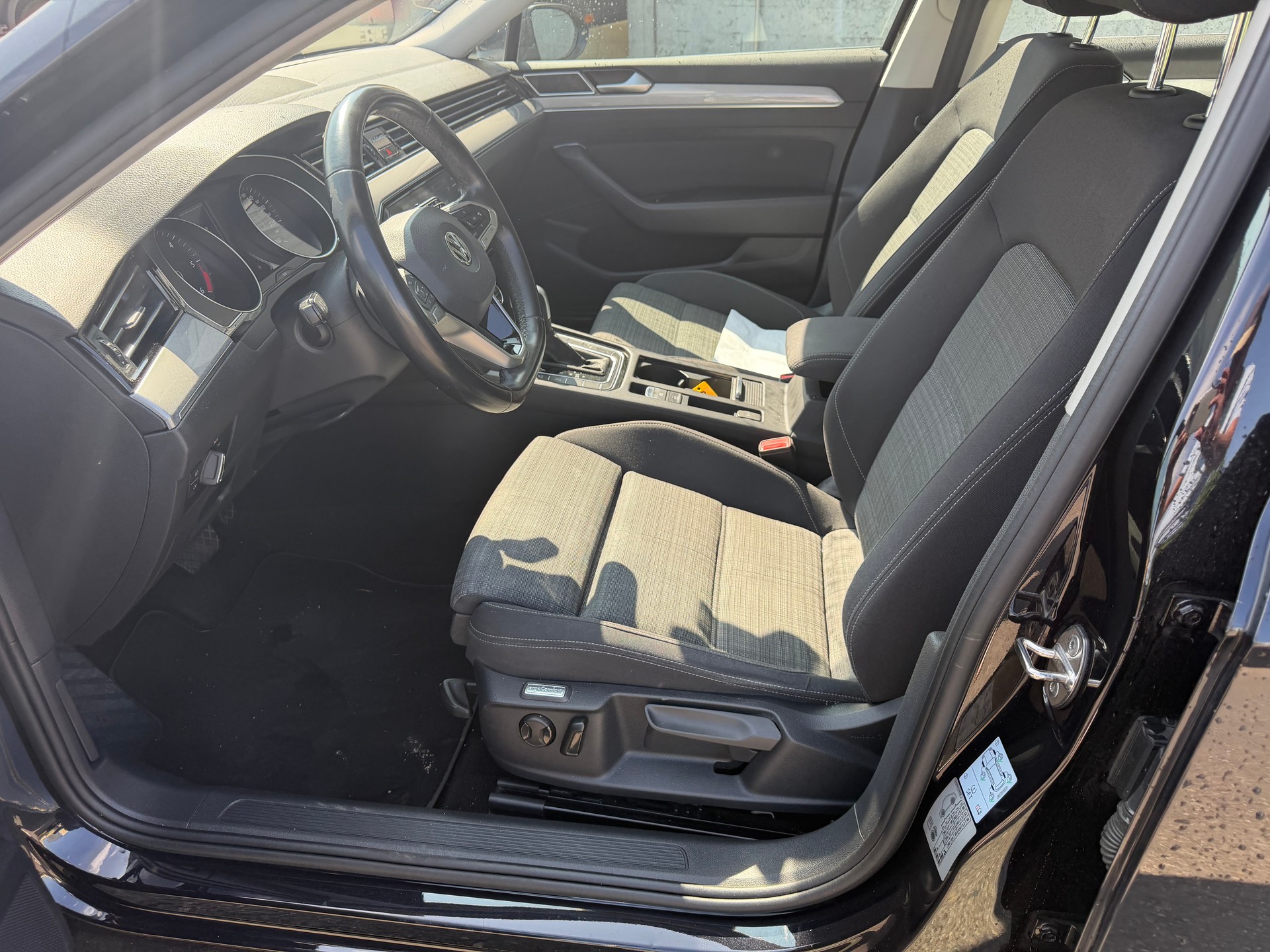 VW Passat 2.0 TDI BMT Business DSG-image-6