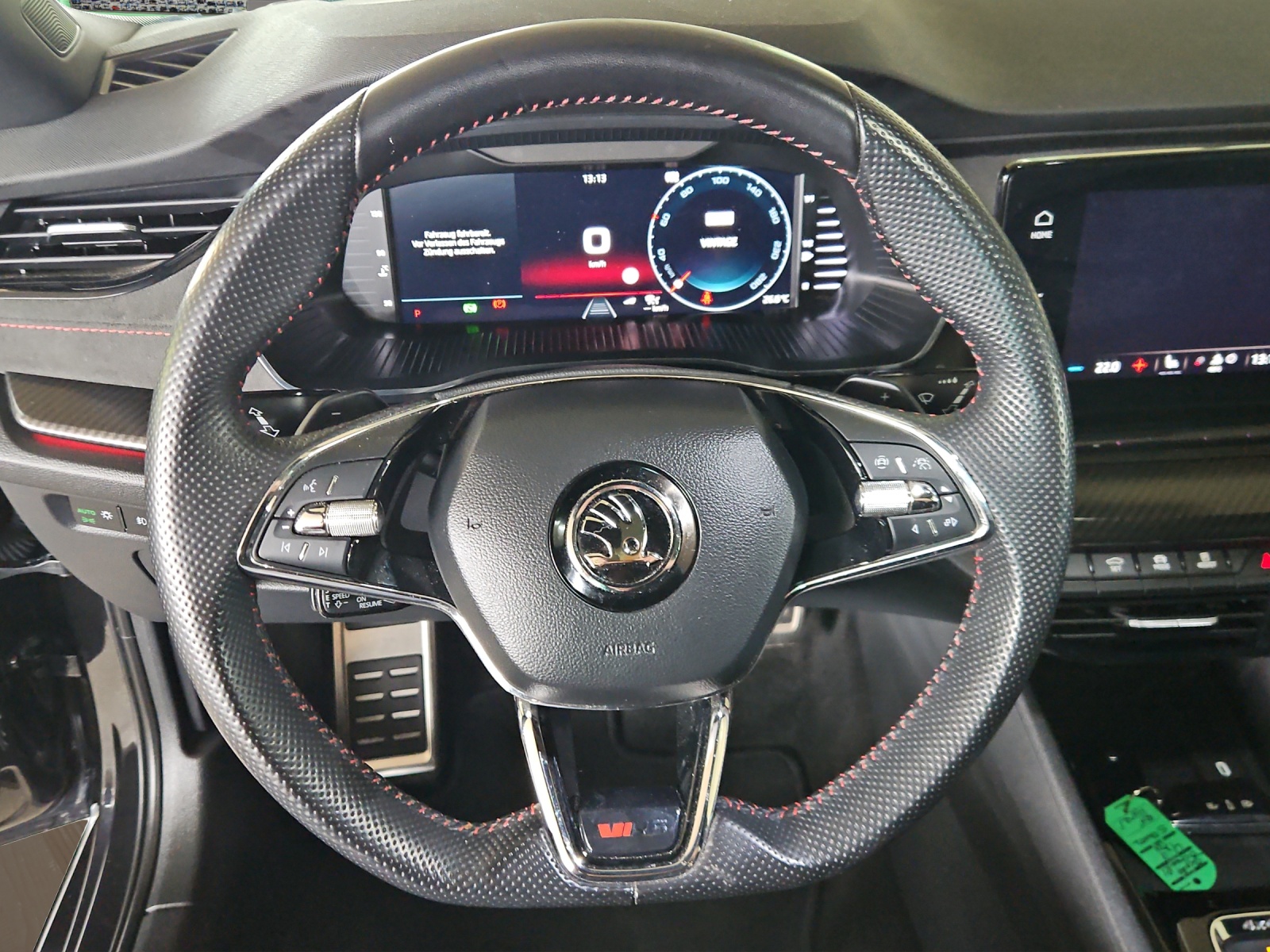 SKODA Octavia Combi 2.0 TDI DSG RS 4x4-image-11