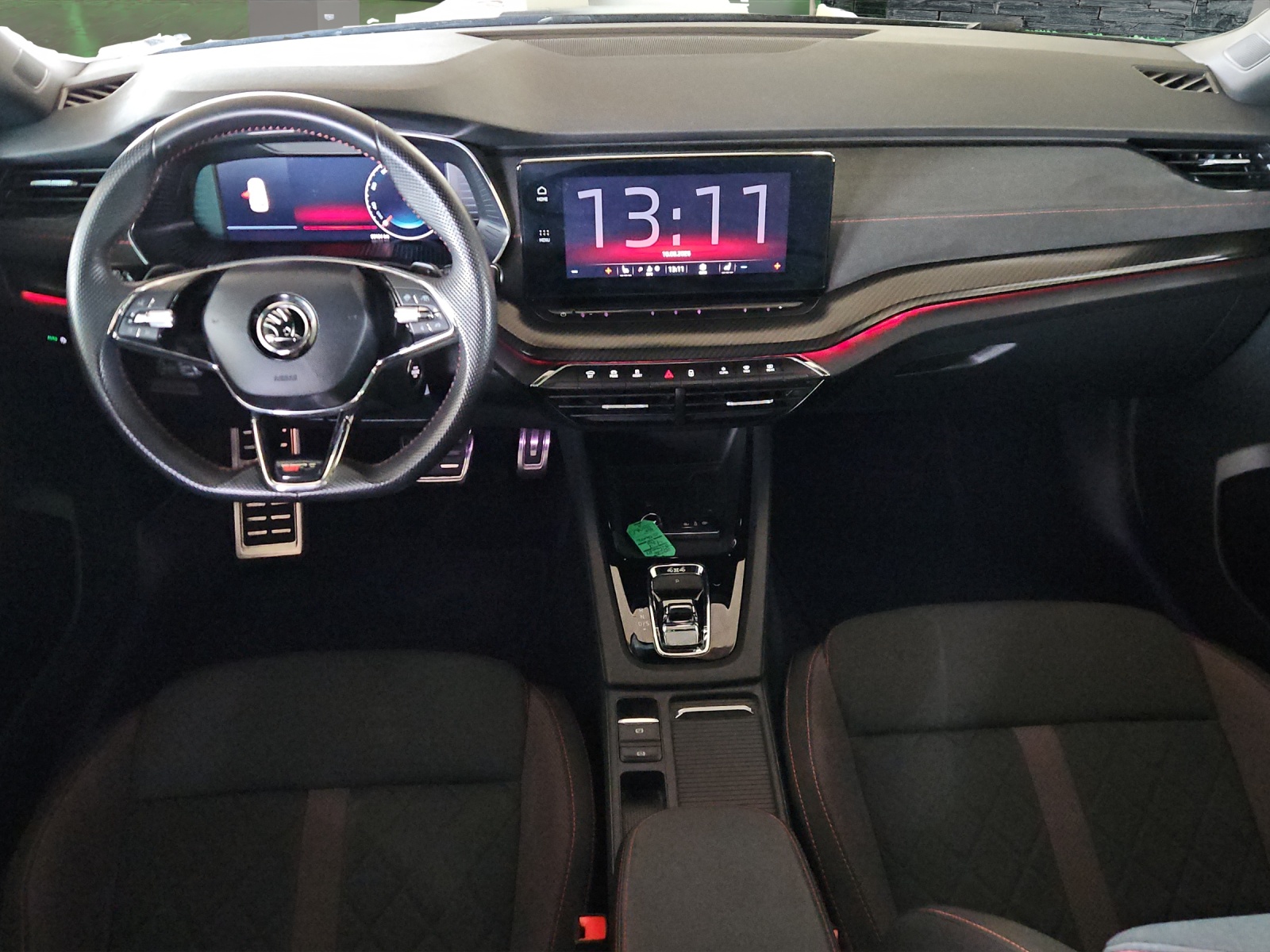 SKODA Octavia Combi 2.0 TDI DSG RS 4x4-image-7