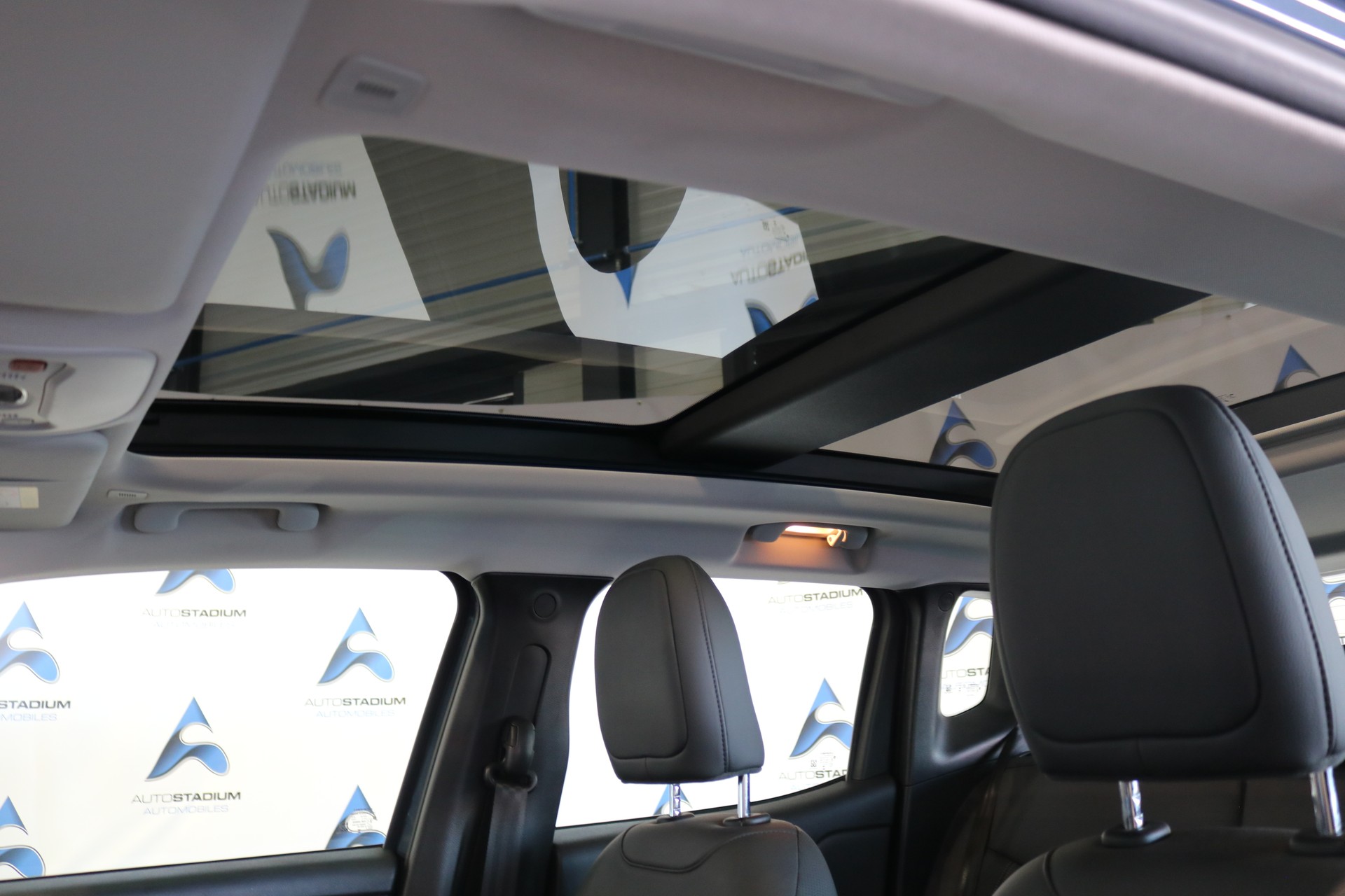 JEEP Renegade 1.5 MHEV Summit Sky-image-54