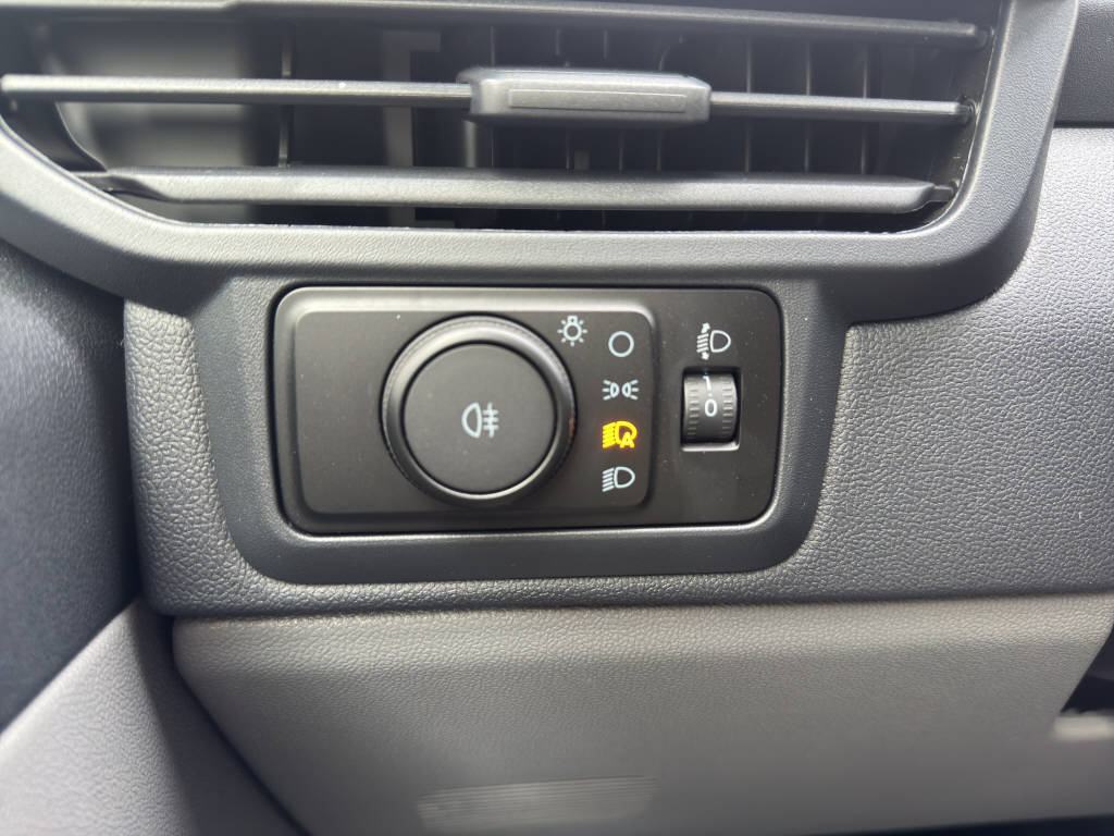 FORD E-Transit C Van 320 L1 Trend 218 PS-image-16