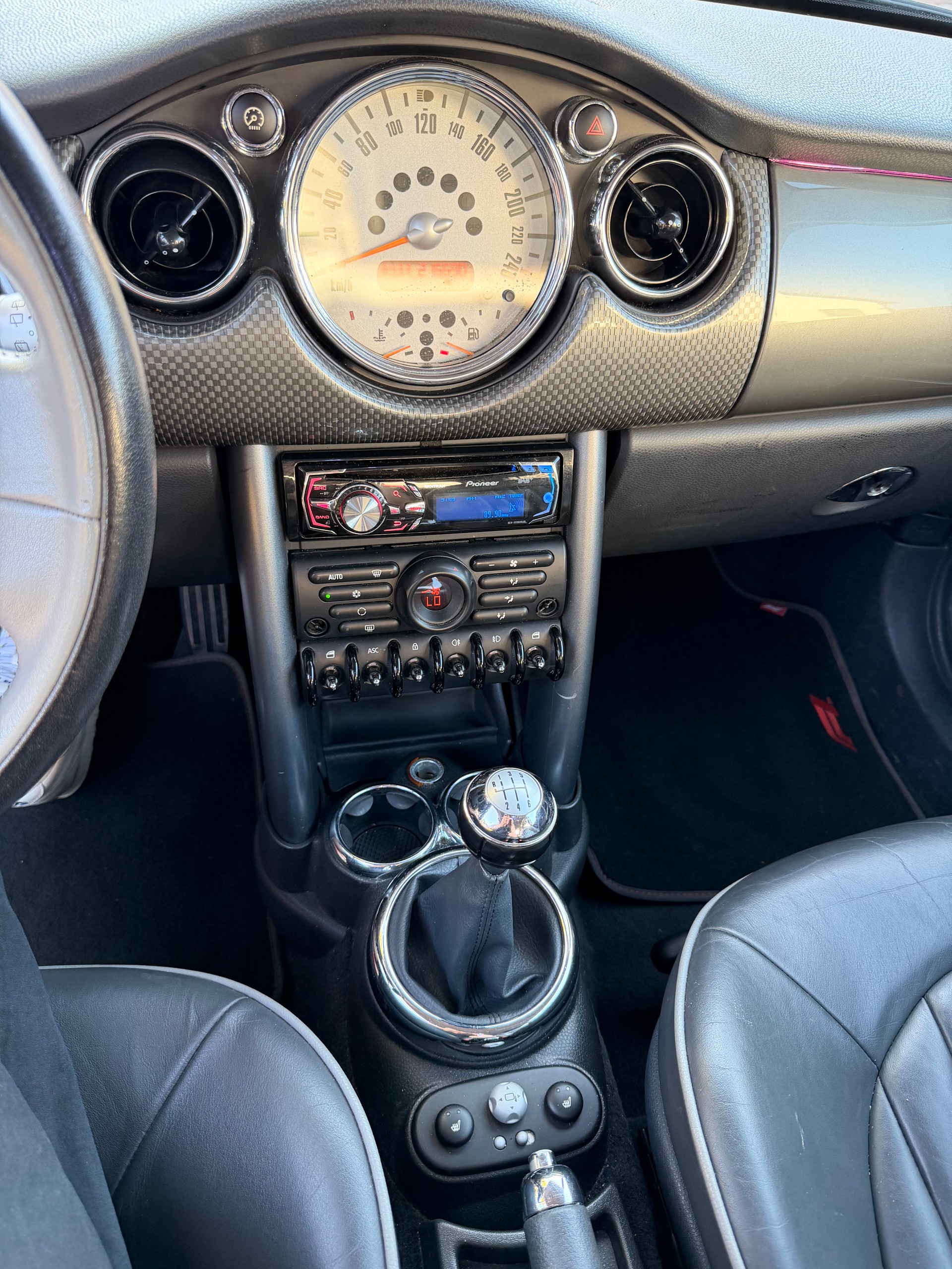 MINI Cooper S-image-11