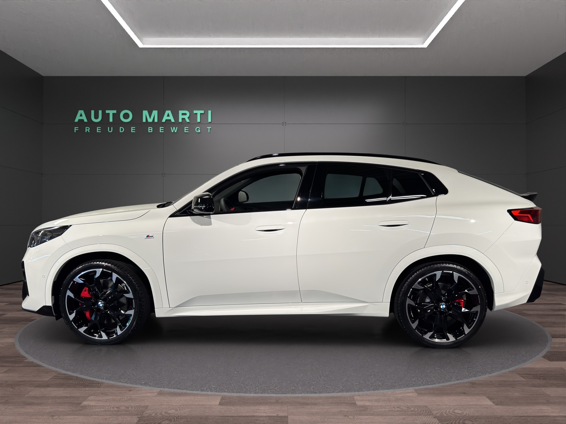 BMW X2 M35i-showroom-element-1