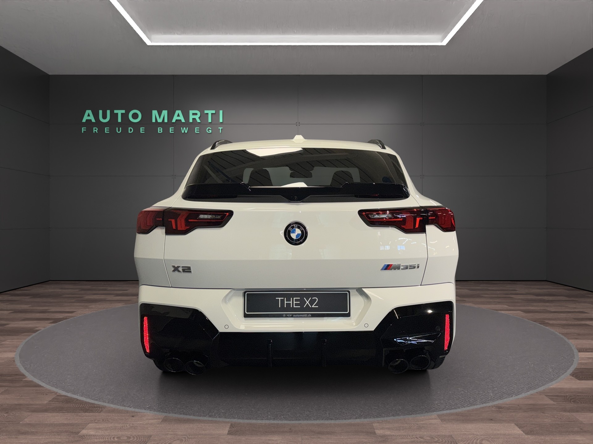 BMW X2 M35i-showroom-element-2