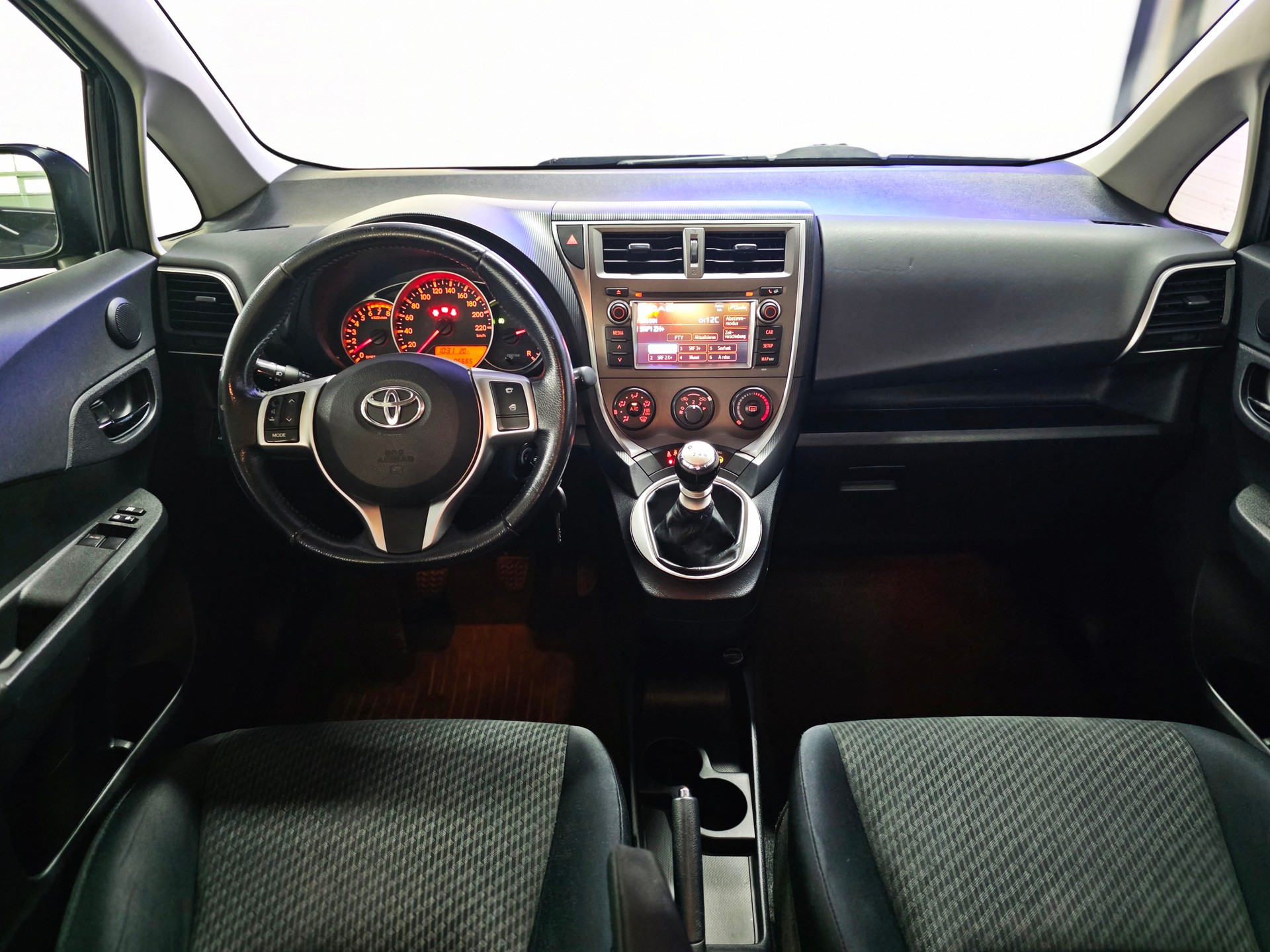 TOYOTA Verso-S 1.33 Linea Terra-image-14