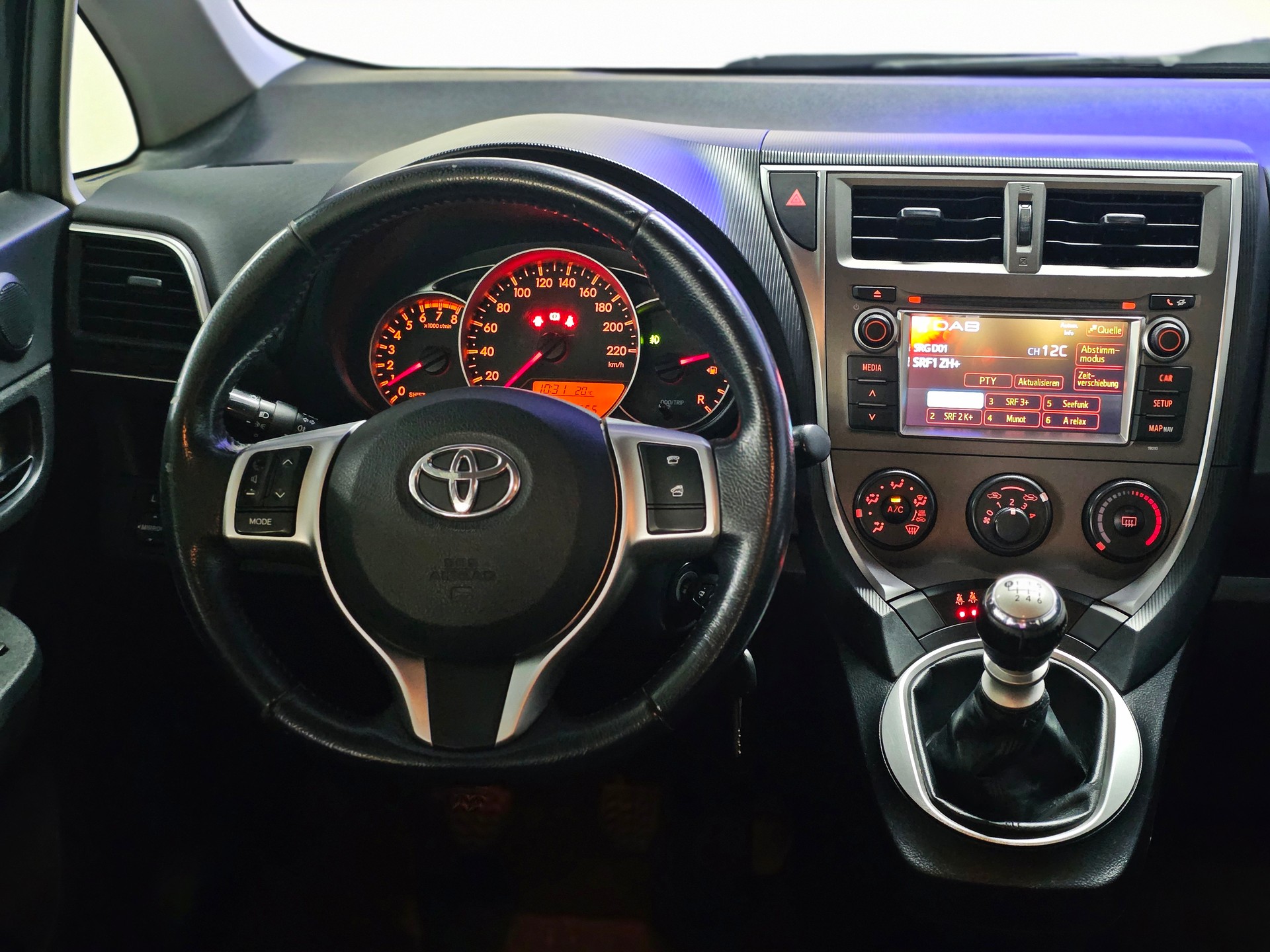 TOYOTA Verso-S 1.33 Linea Terra-image-15