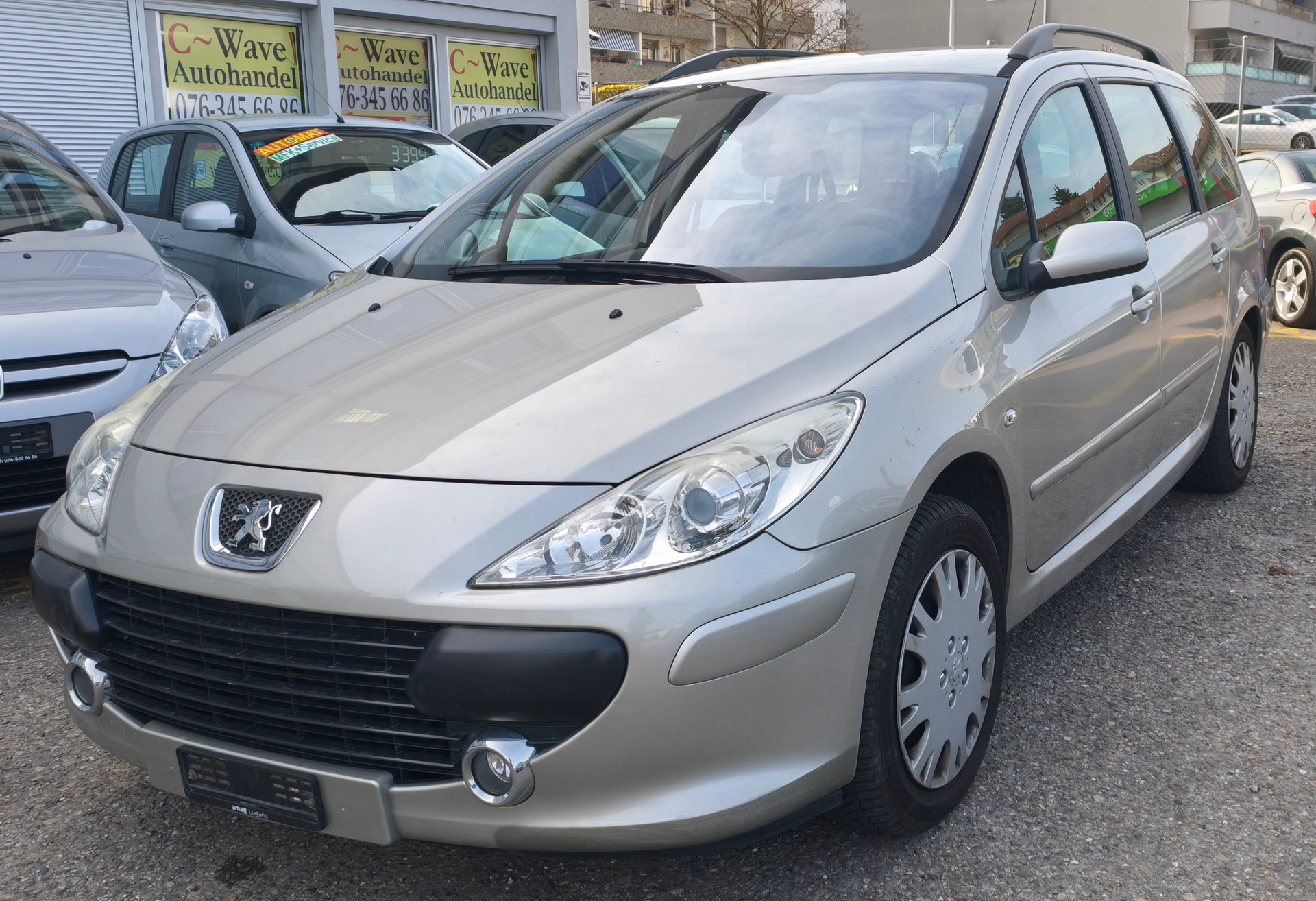 PEUGEOT 307 SW 2.0 HDI Black&Silver Edition-image-2