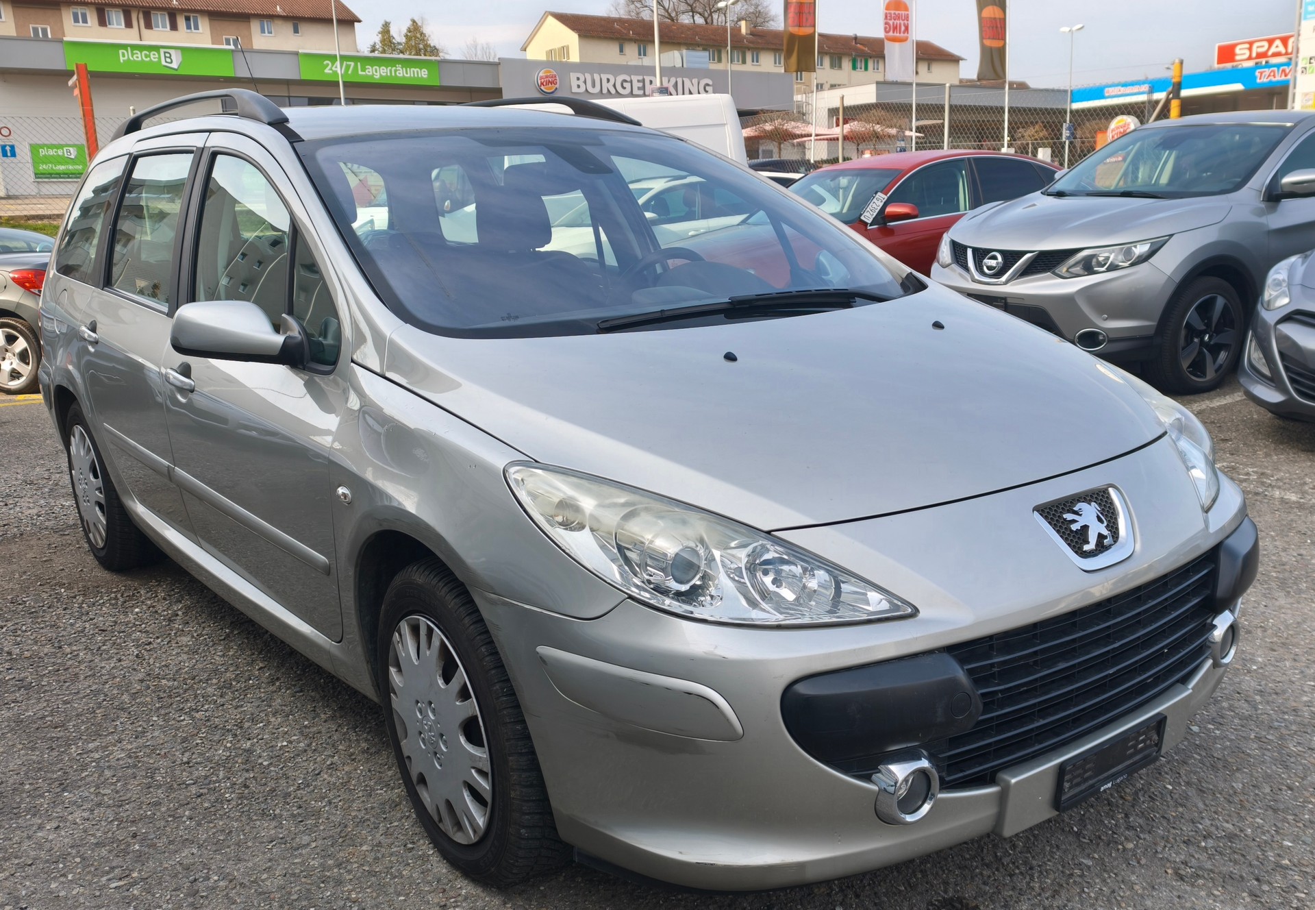 PEUGEOT 307 SW 2.0 HDI Black&Silver Edition-image-3
