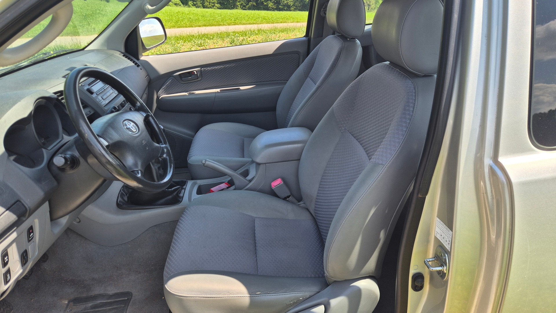 TOYOTA Hilux 4x4 ExtraCab LineaLuna-image-6