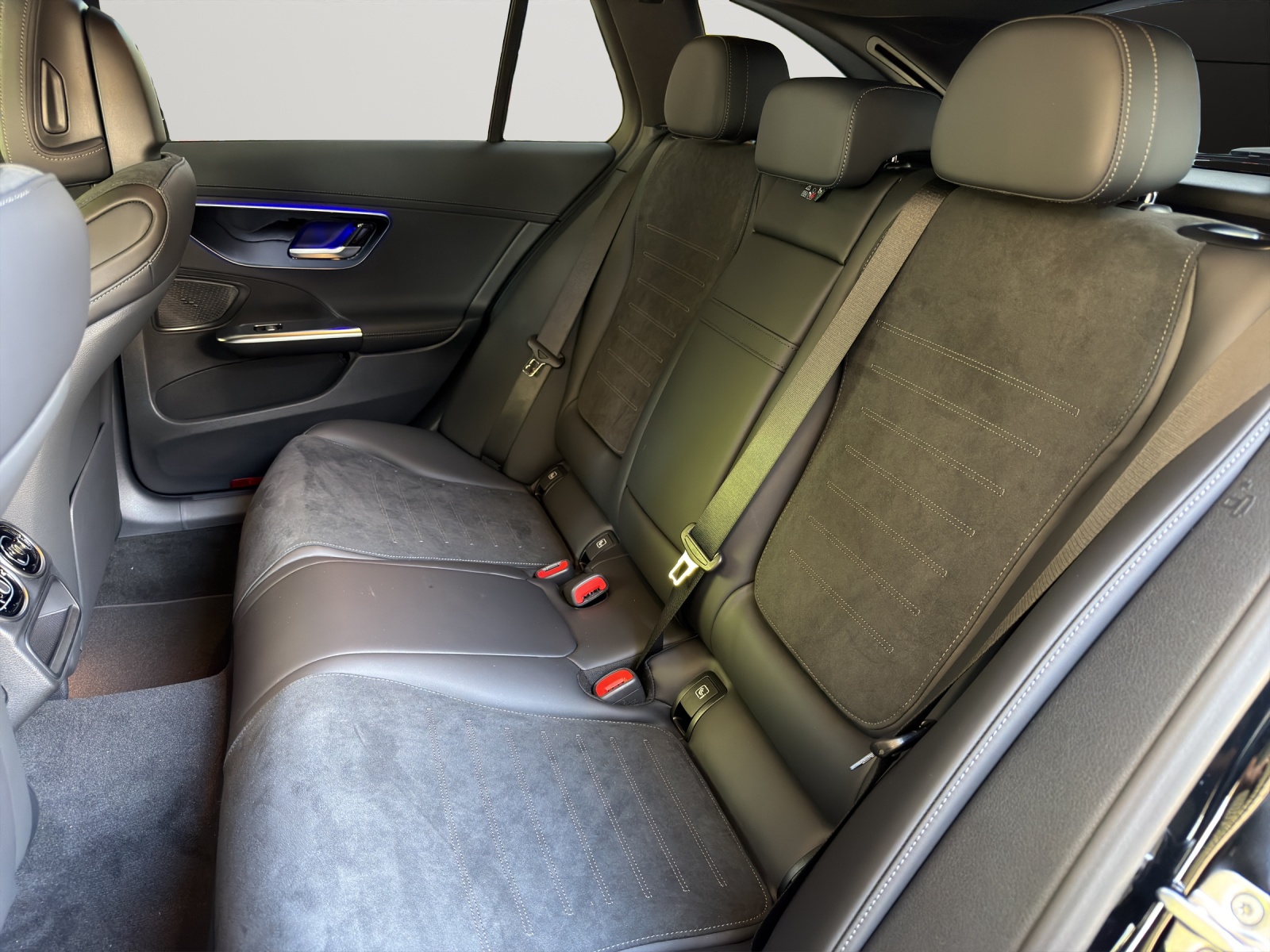 MERCEDES-BENZ C 200 T 4 Matic-image-12