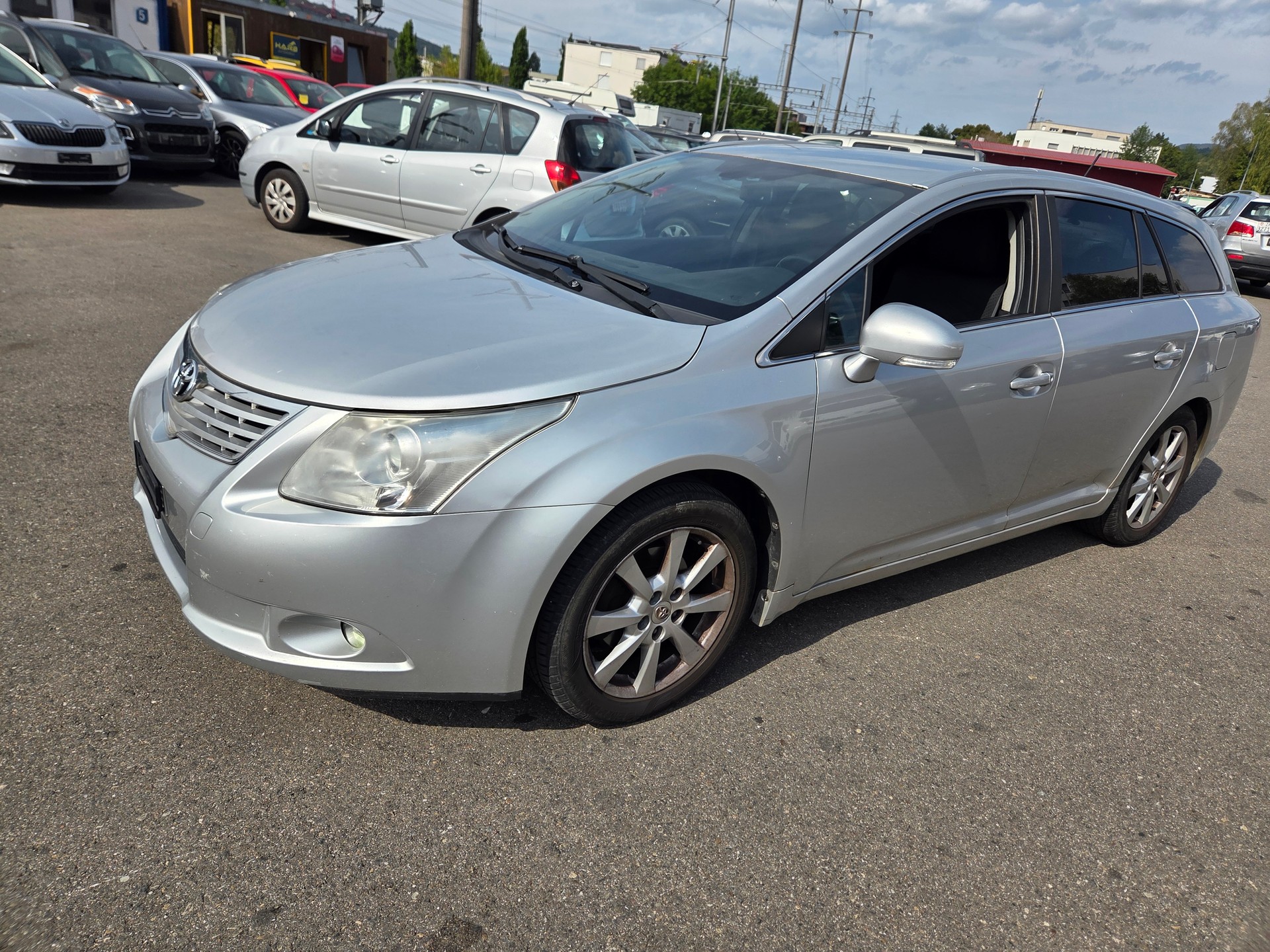 TOYOTA Avensis SW 2.0 Linea Luna Multidrive-image-3