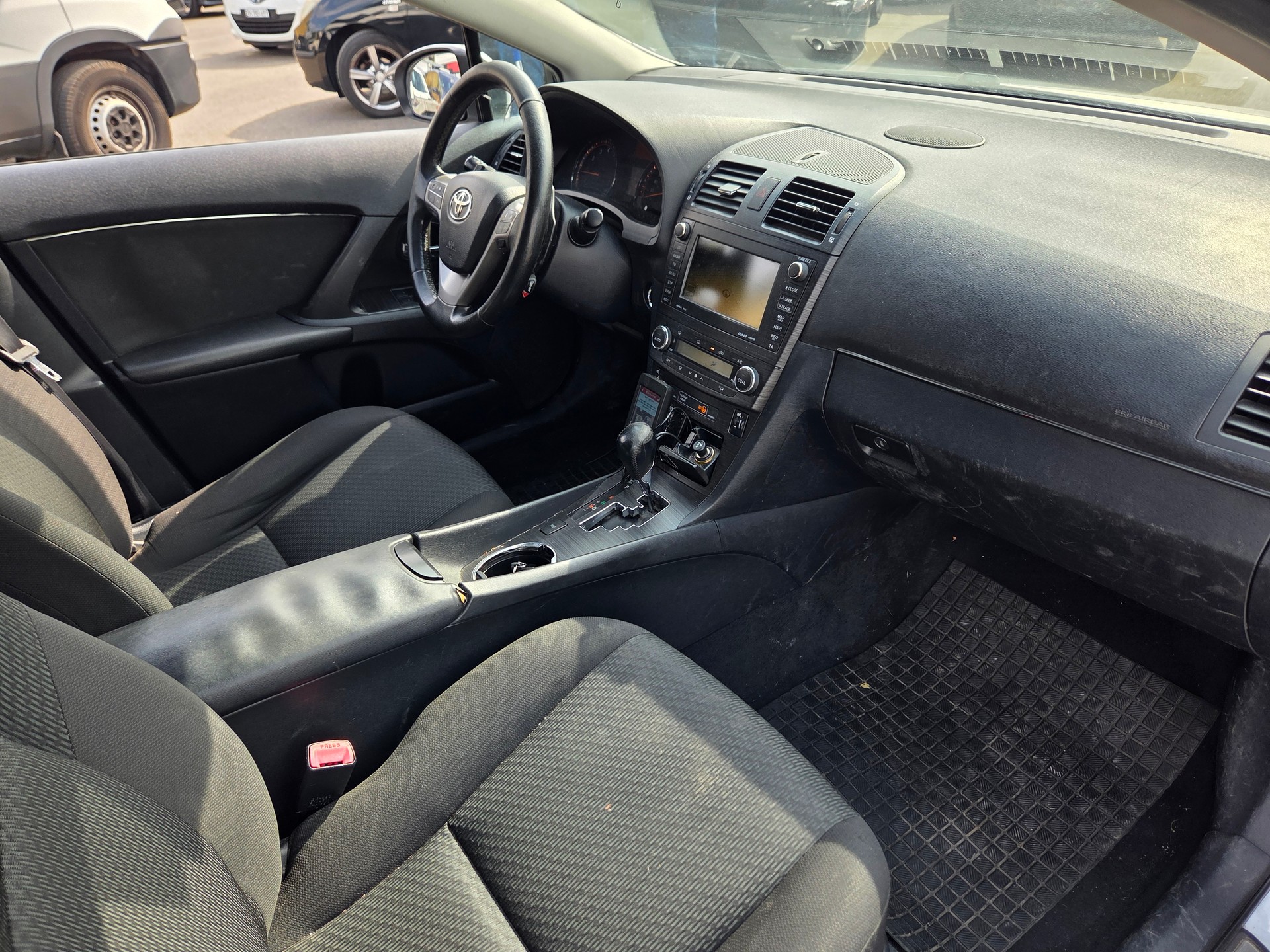 TOYOTA Avensis SW 2.0 Linea Luna Multidrive-image-5
