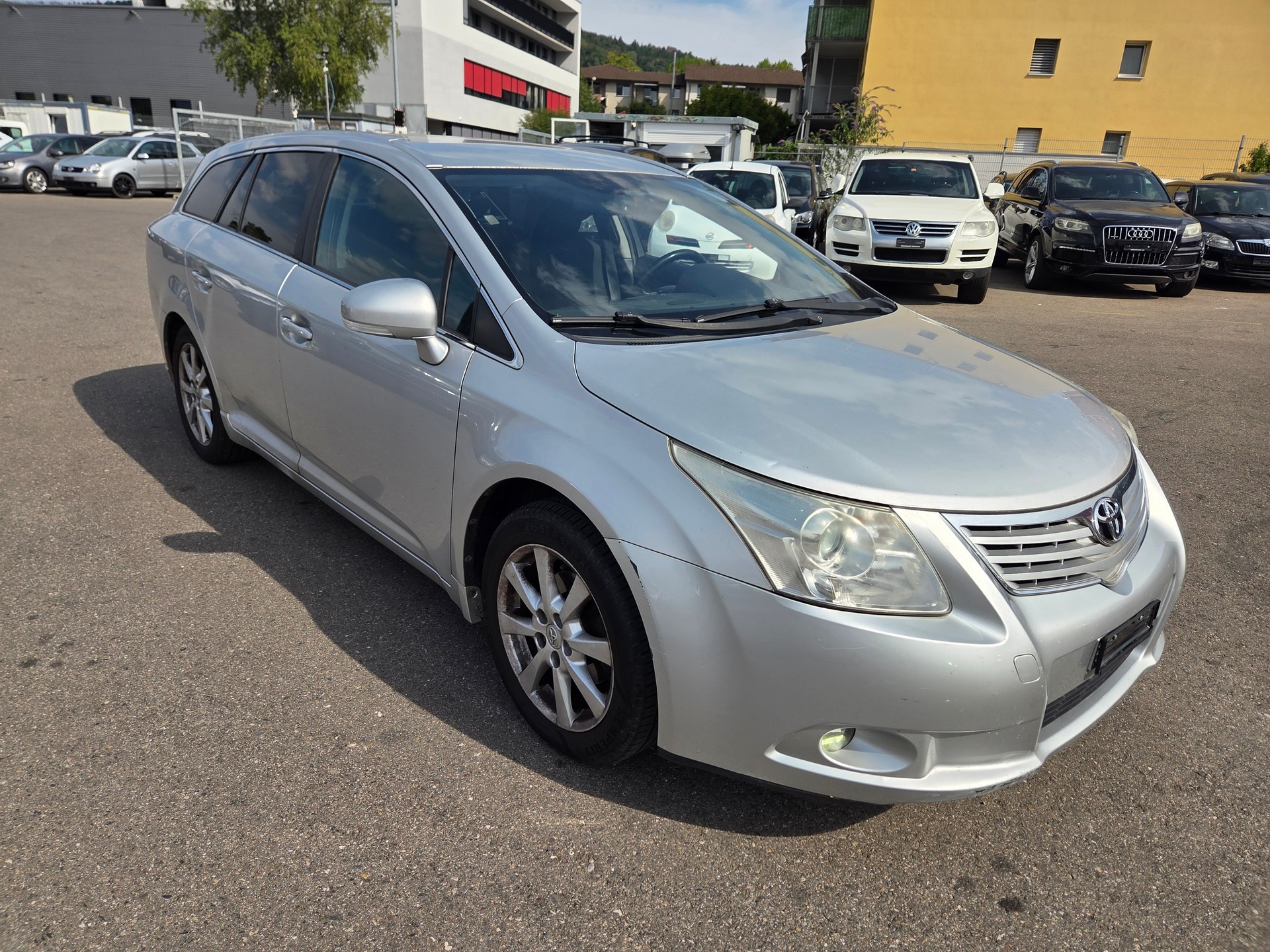 TOYOTA Avensis SW 2.0 Linea Luna Multidrive-image-0