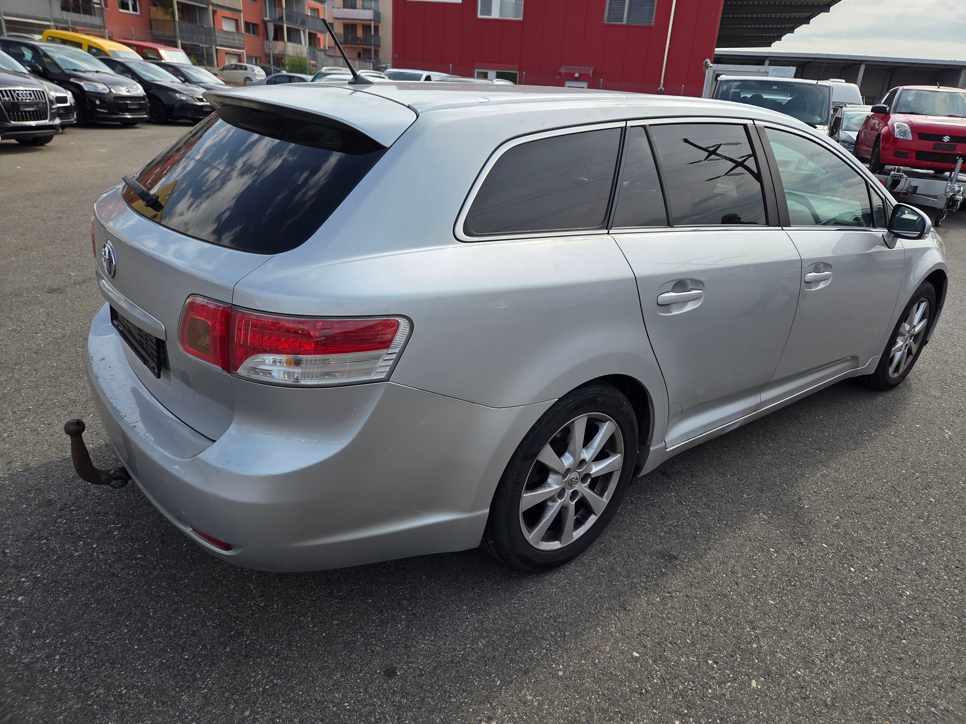 TOYOTA Avensis SW 2.0 Linea Luna Multidrive-image-1