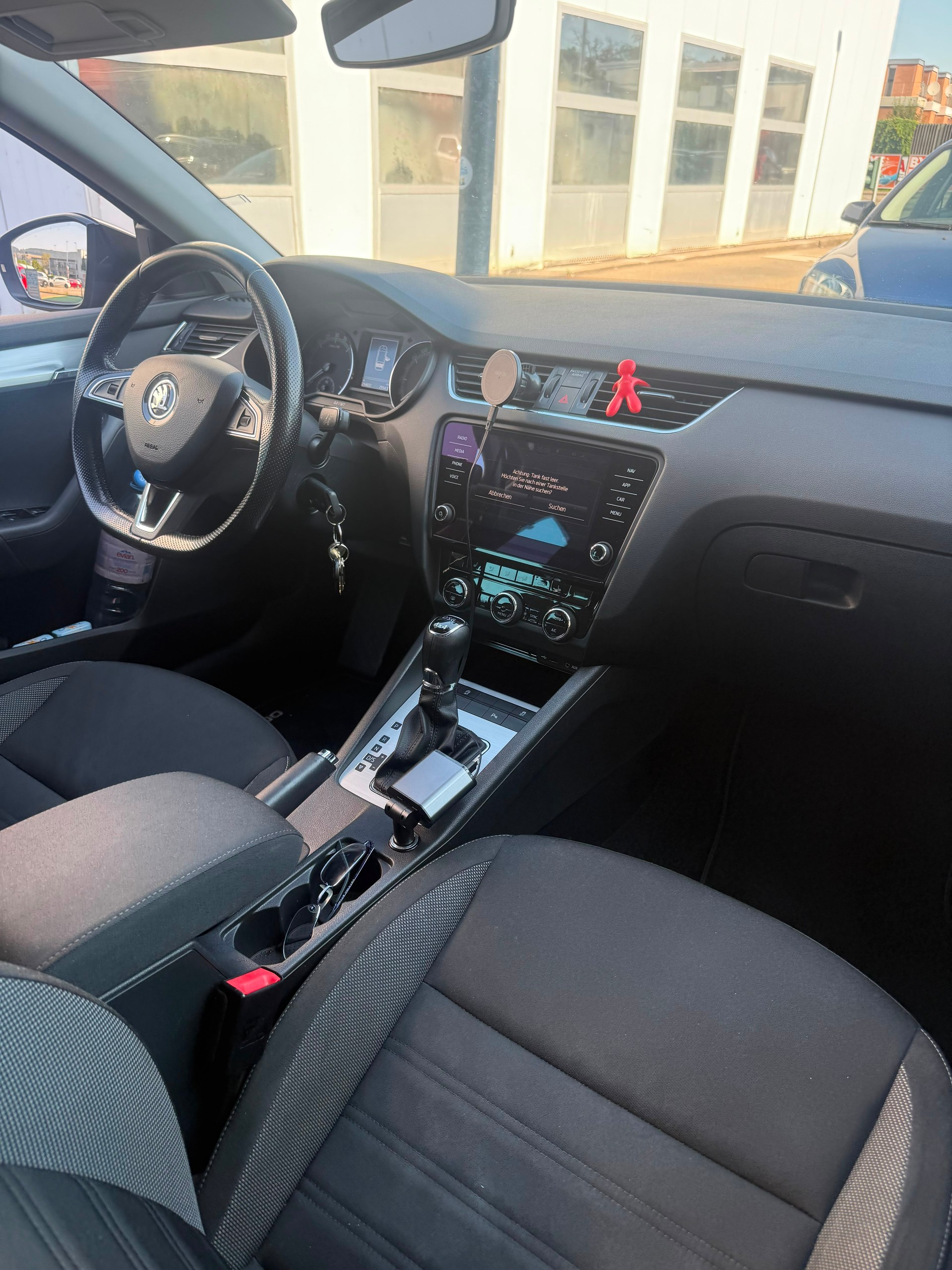 SKODA Octavia Combi 2.0 TDI Ambition 4x4-image-7