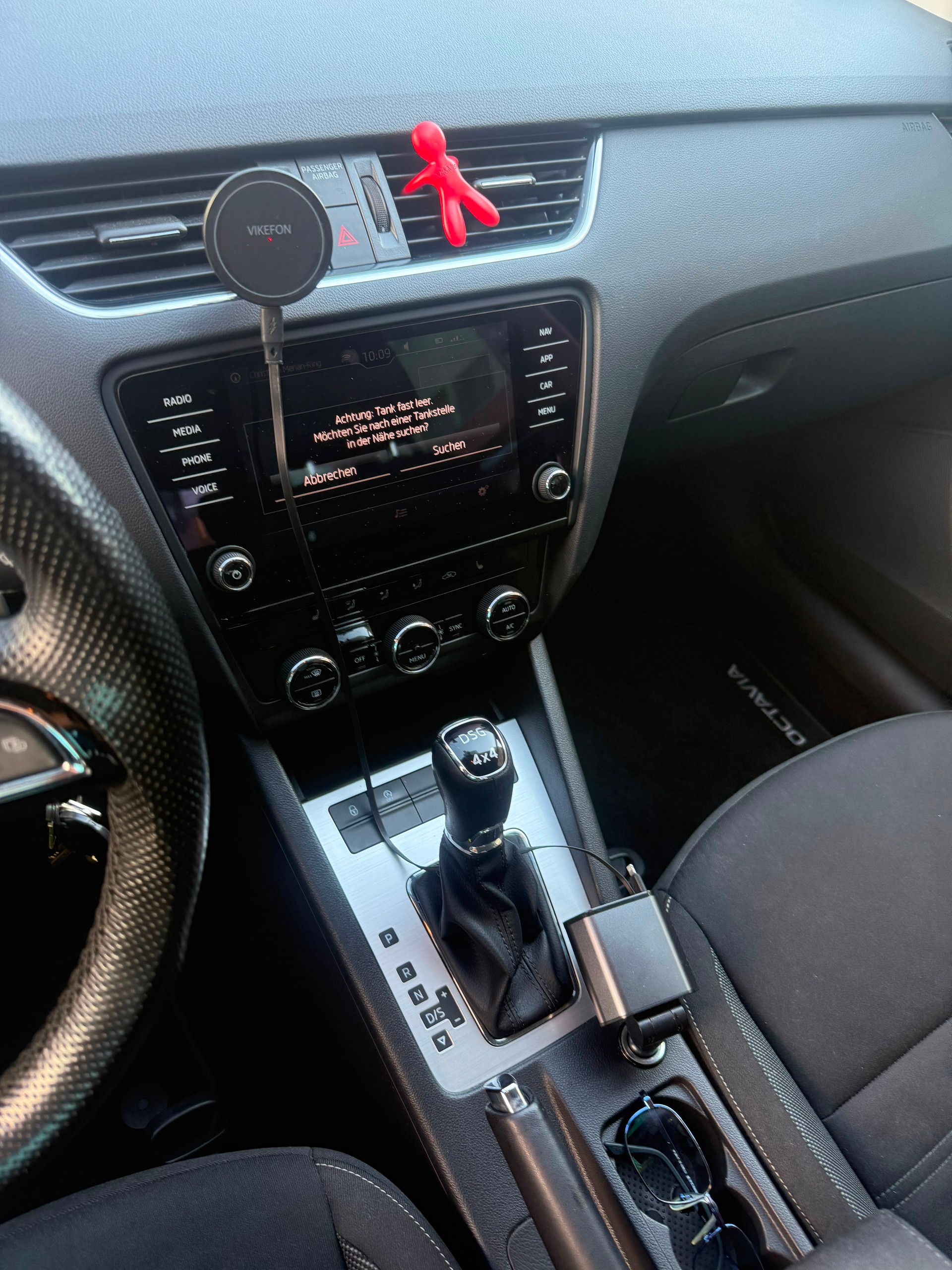 SKODA Octavia Combi 2.0 TDI Ambition 4x4-image-6