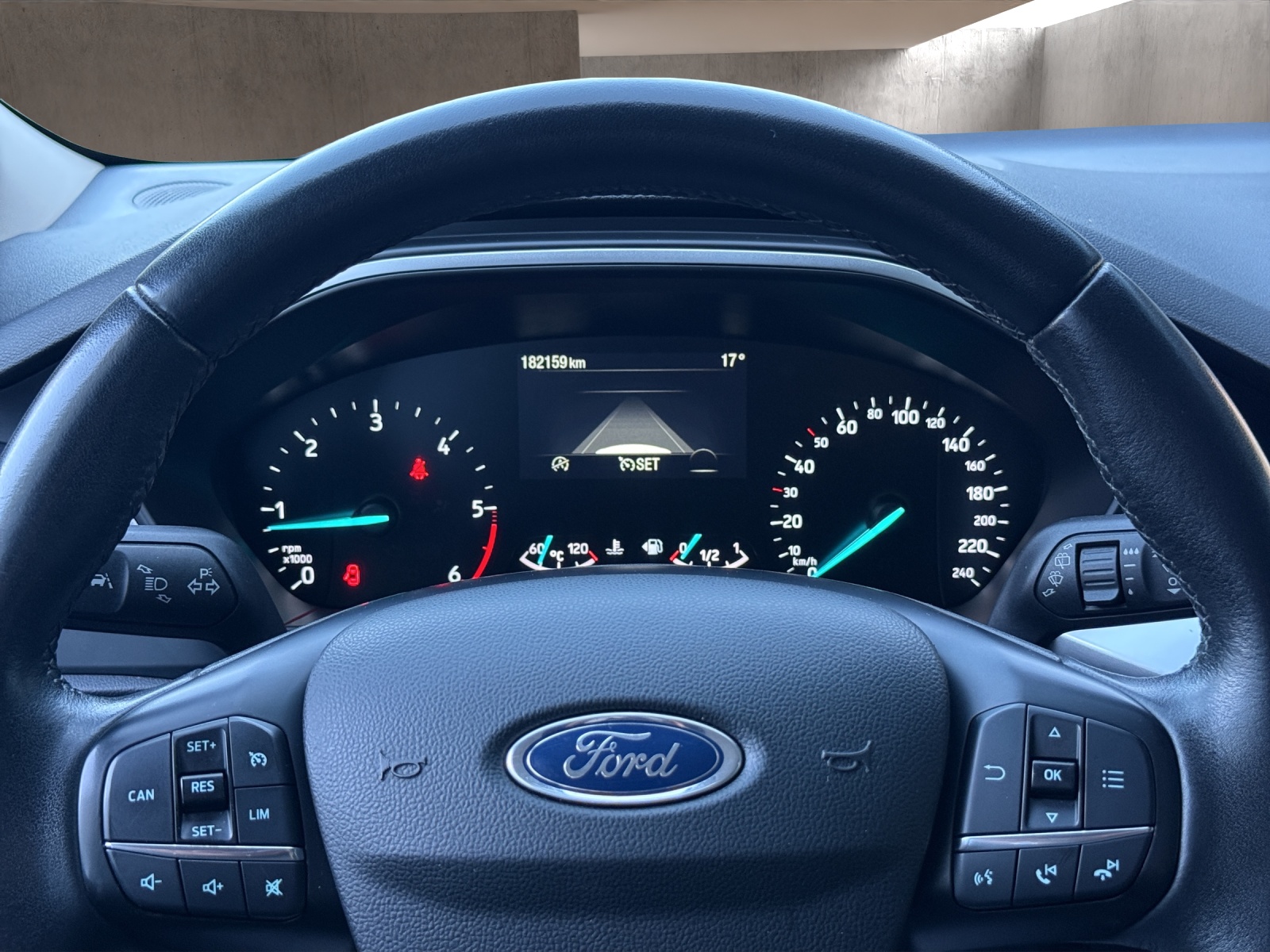 FORD Focus 1.5 TDCi Cool Connect Automatic-image-10