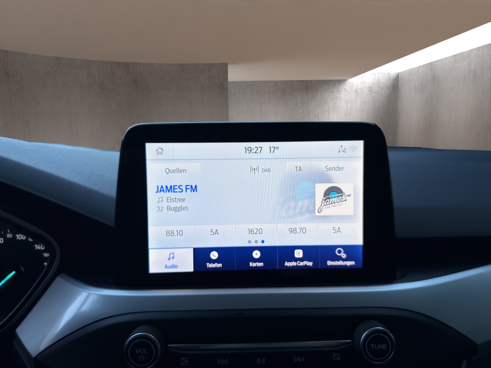 FORD Focus 1.5 TDCi Cool Connect Automatic-image-12