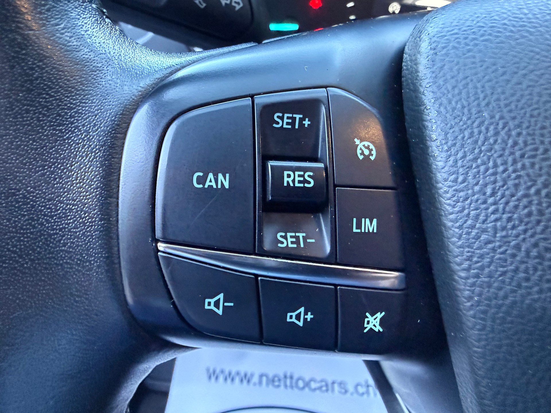 FORD Focus 1.5 TDCi Cool Connect Automatic-image-16