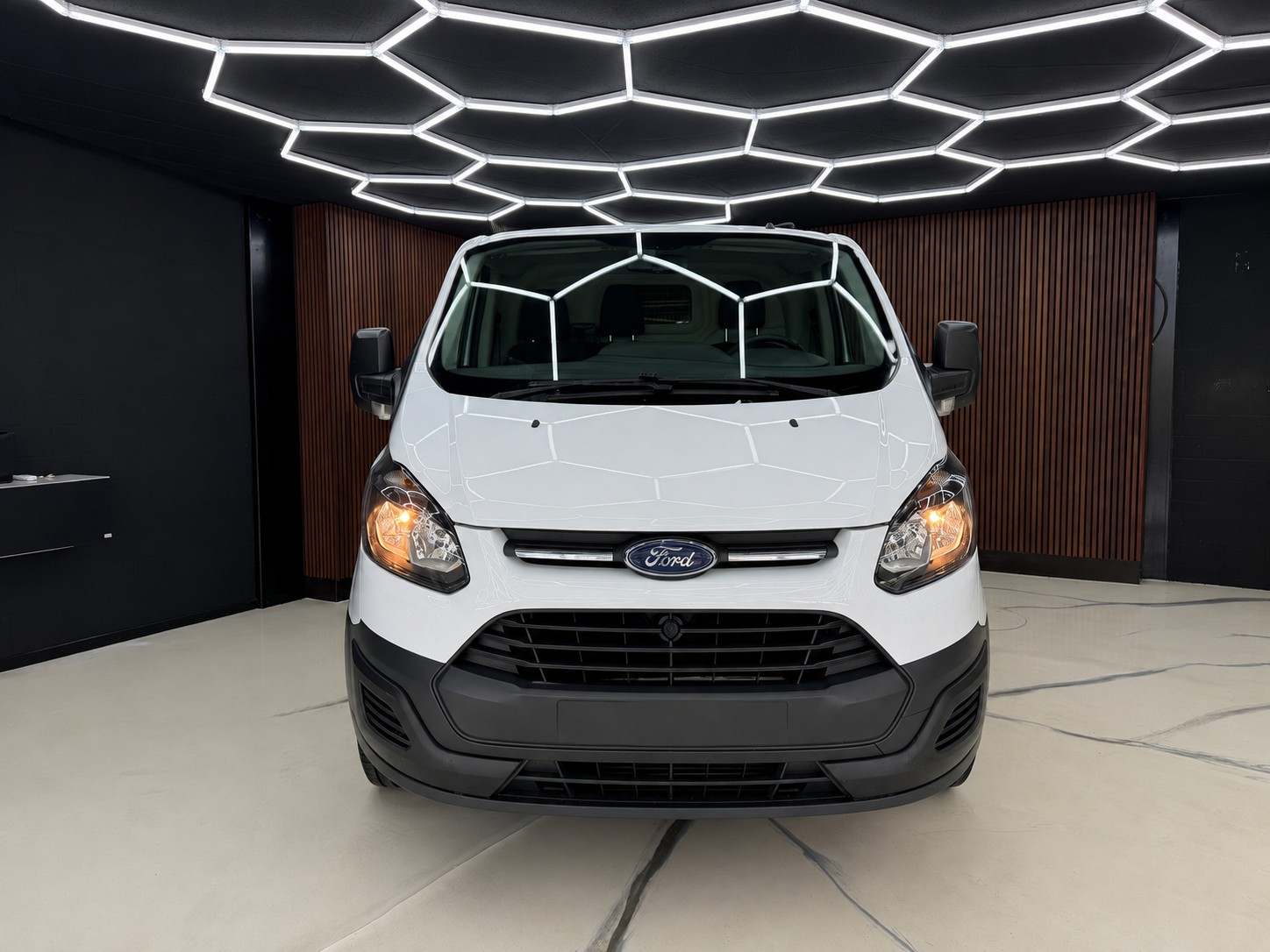 FORD Transit Custom Van 250 L1H1 Startup-image-1
