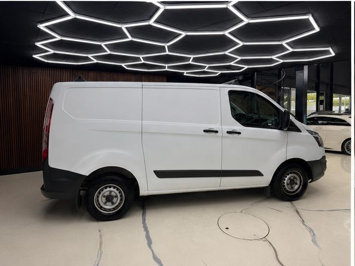 FORD Transit Custom Van 250 L1H1 Startup-image-5