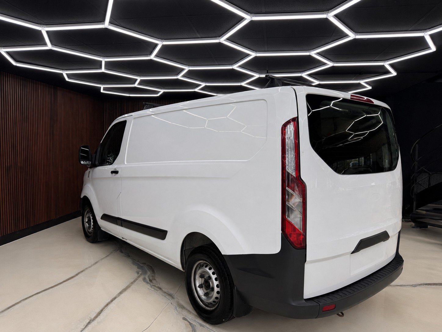FORD Transit Custom Van 250 L1H1 Startup-image-4