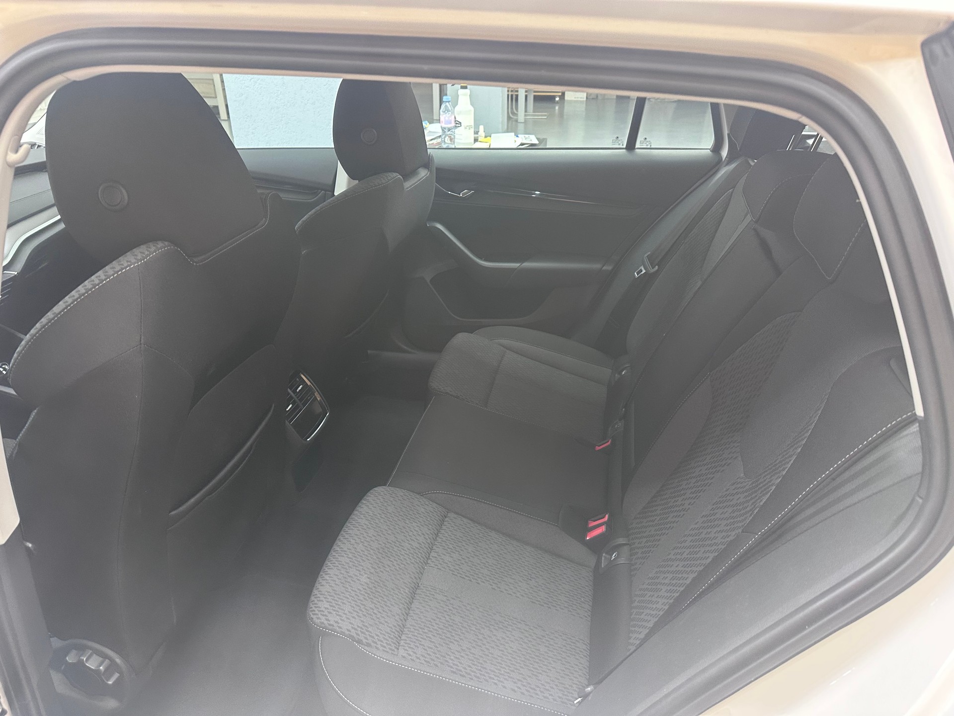 SKODA Octavia Combi 1.5 TSI mHEV DSG Ambition-image-7