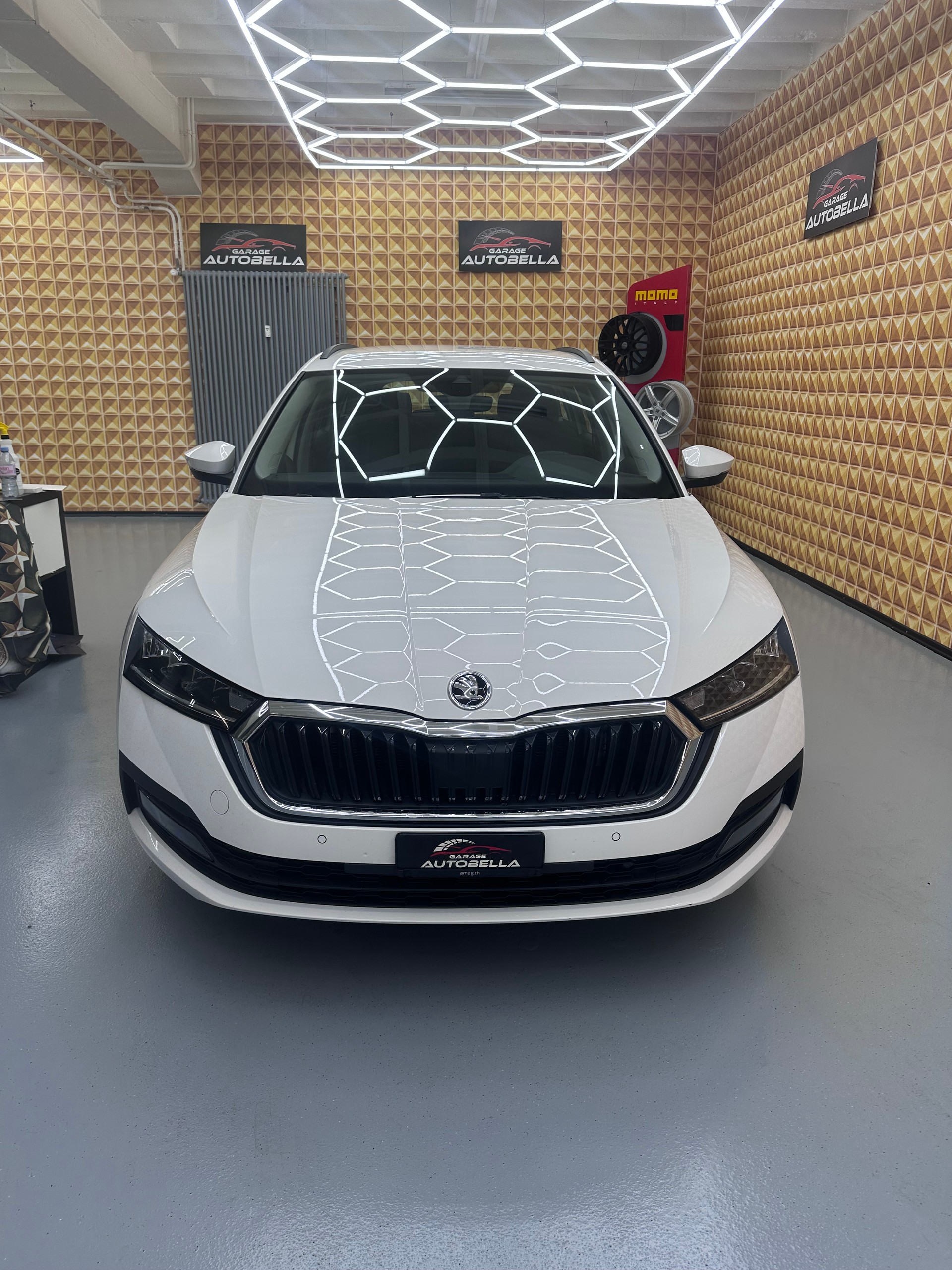 SKODA Octavia Combi 1.5 TSI mHEV DSG Ambition-image-0