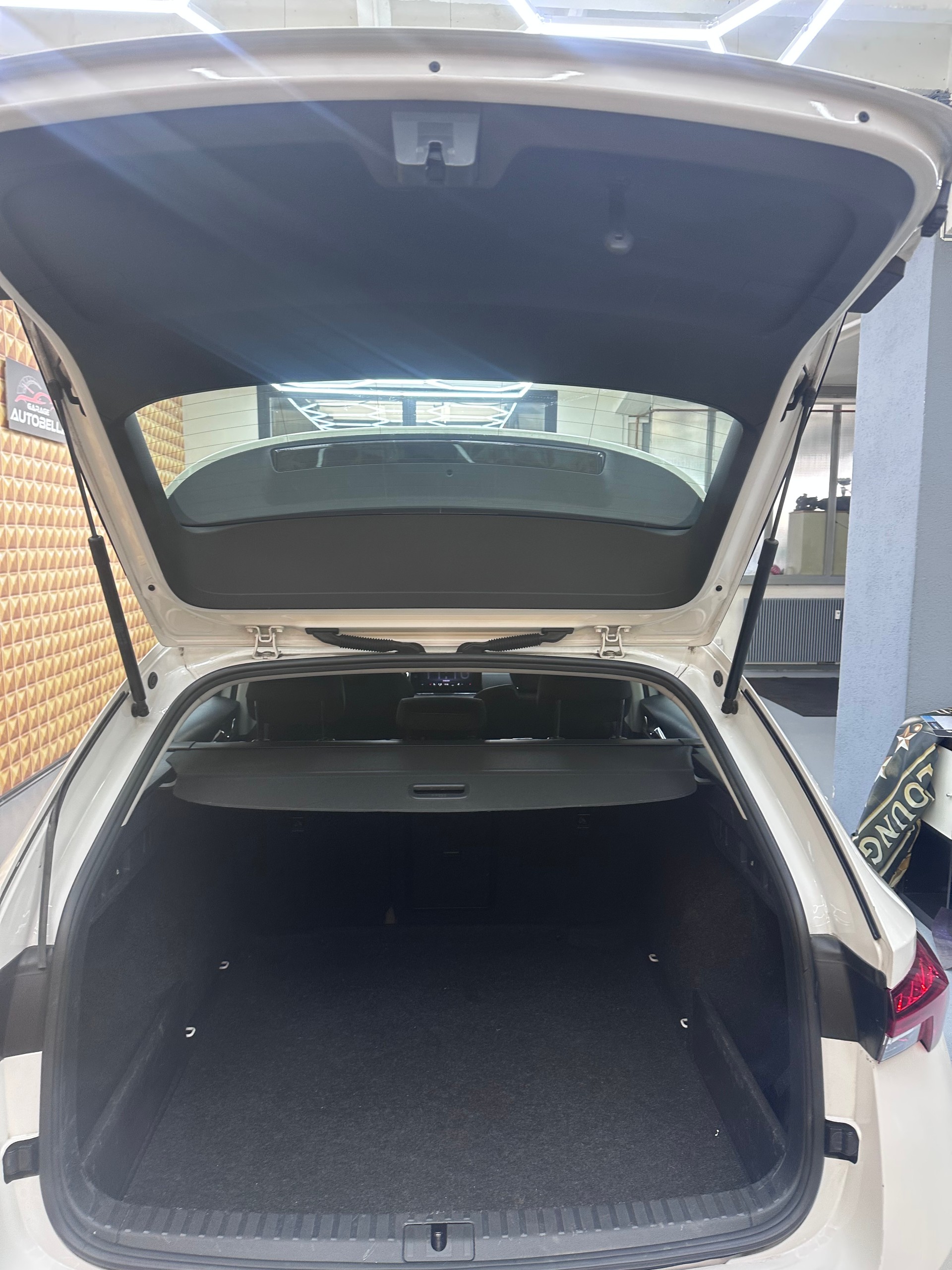 SKODA Octavia Combi 1.5 TSI mHEV DSG Ambition-image-9