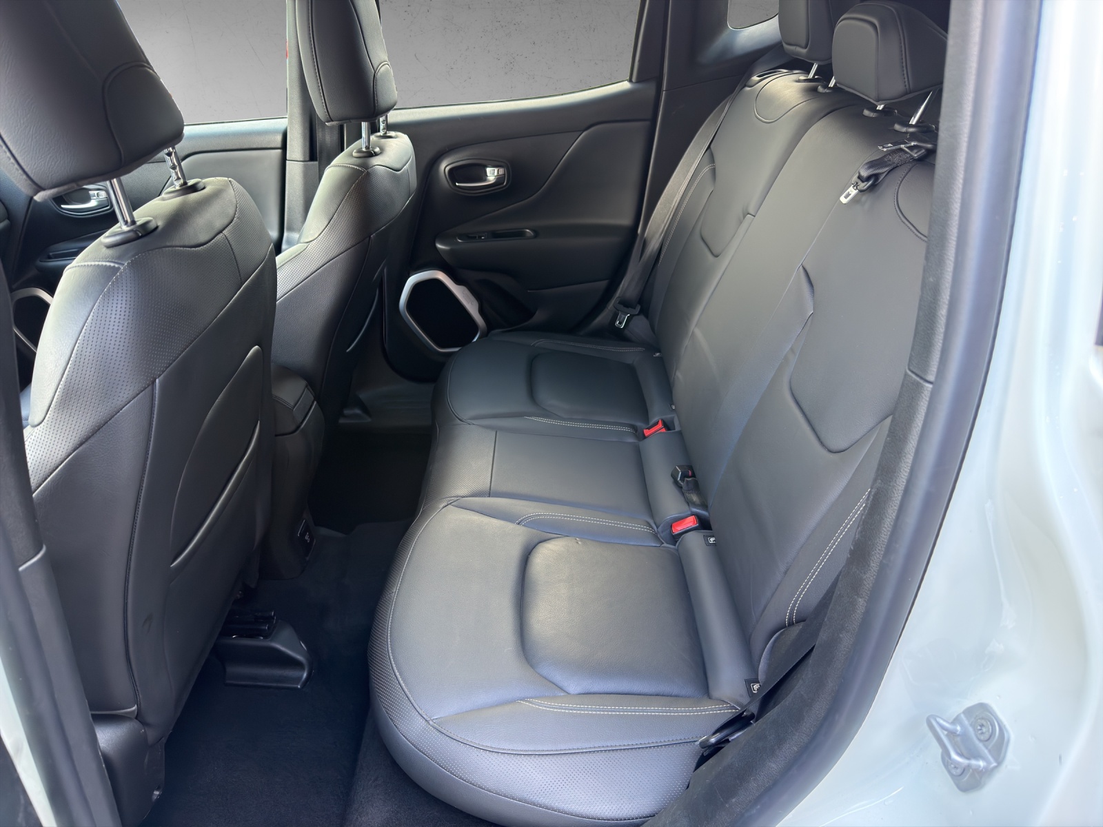 JEEP Renegade 1.4 Turbo Limited AWD-image-14