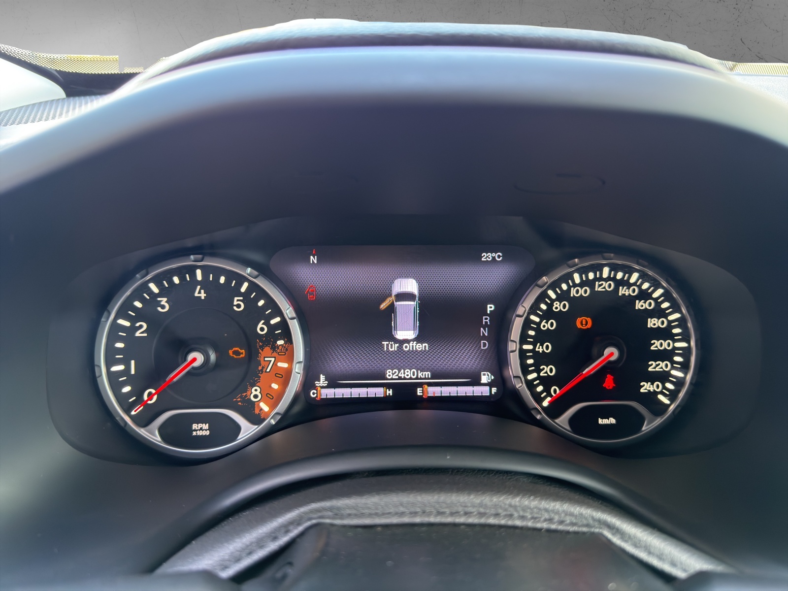 JEEP Renegade 1.4 Turbo Limited AWD-image-10