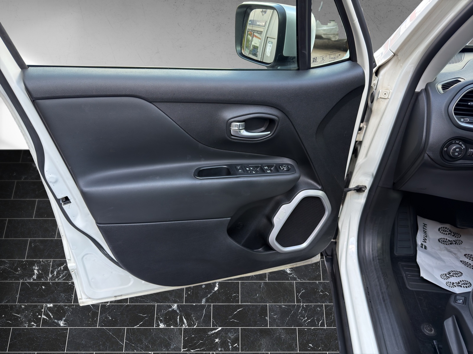 JEEP Renegade 1.4 Turbo Limited AWD-image-13