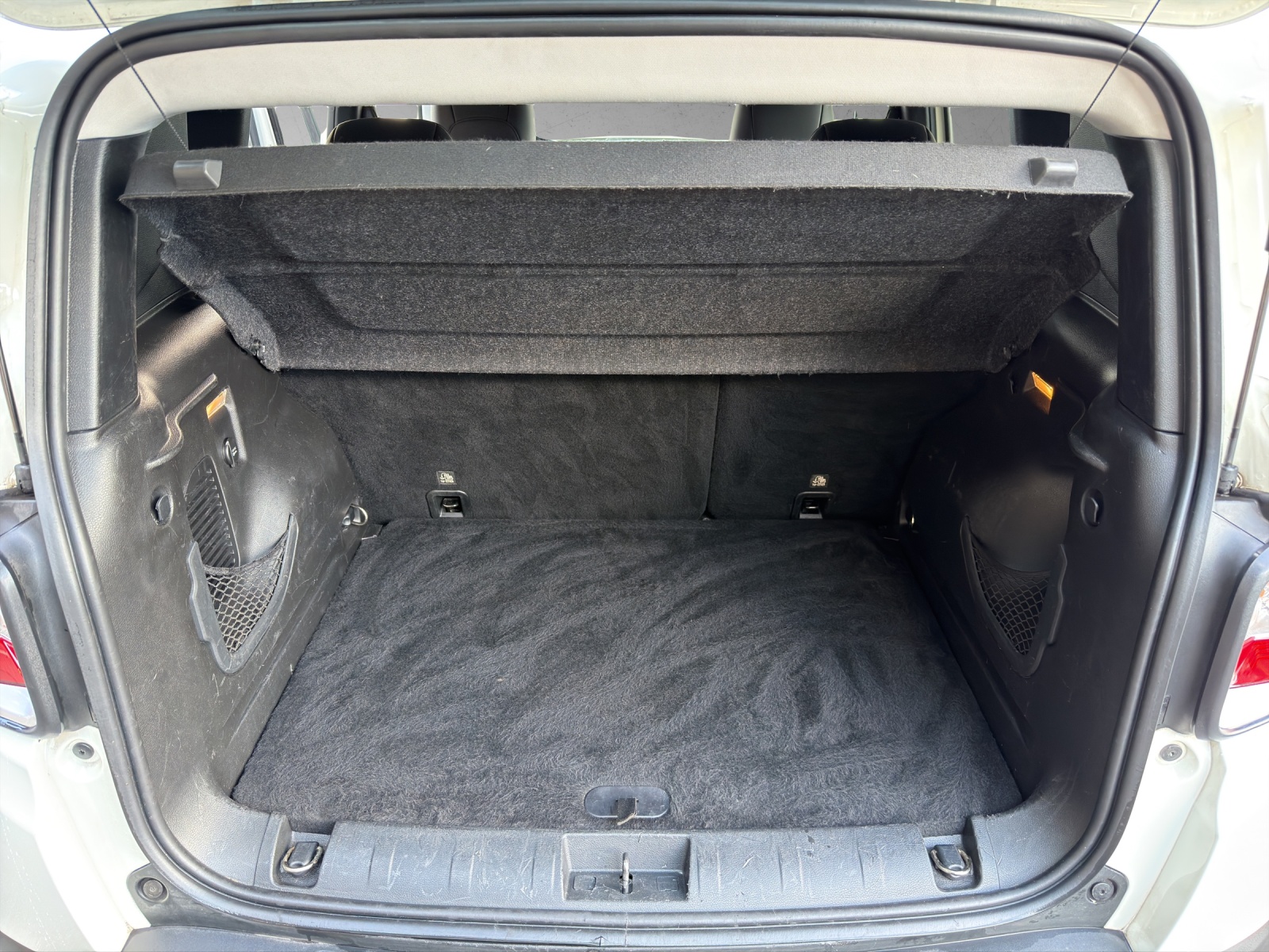 JEEP Renegade 1.4 Turbo Limited AWD-image-15