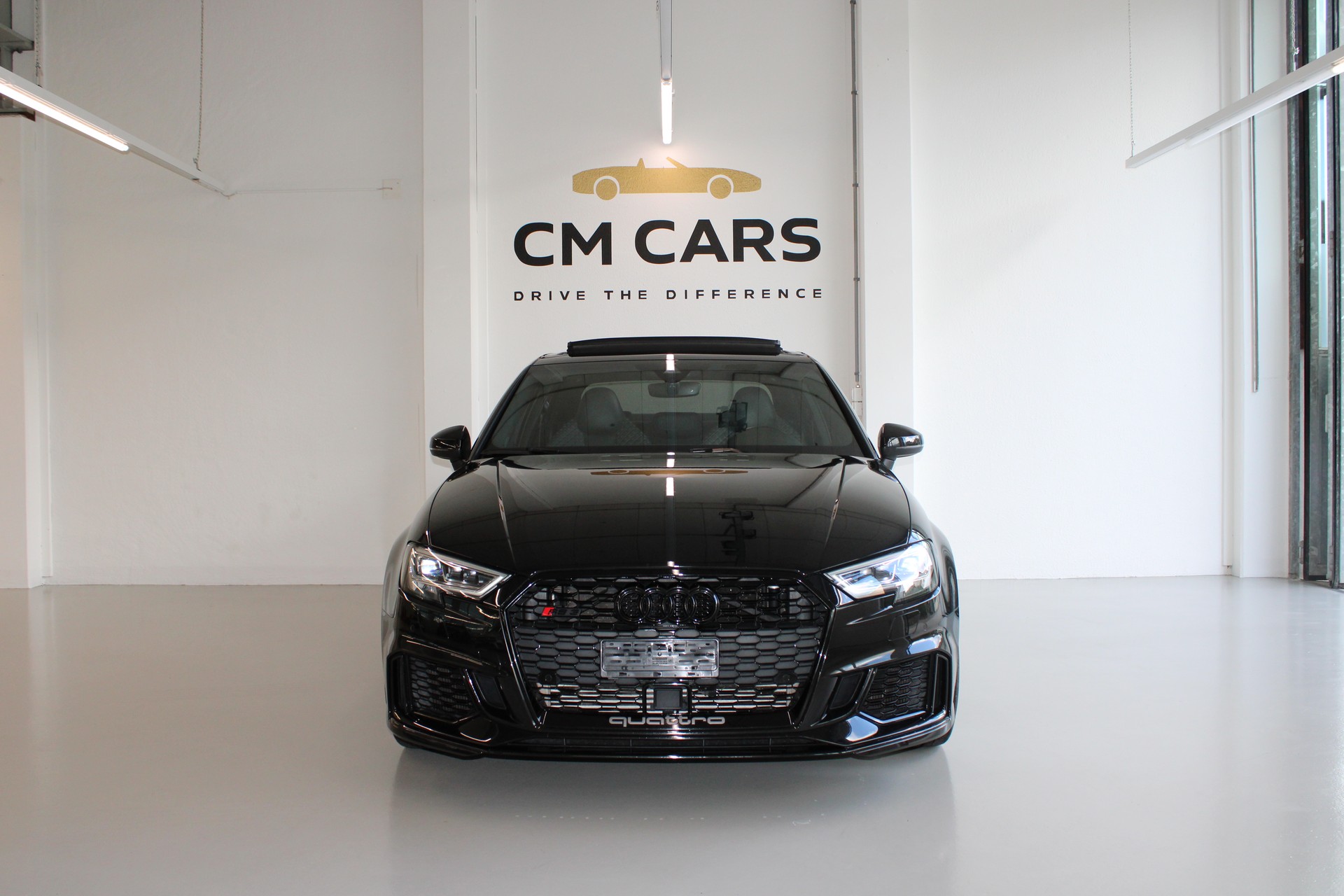AUDI RS3 Limousine 2.5 TSI quattro S-tronic-image-4