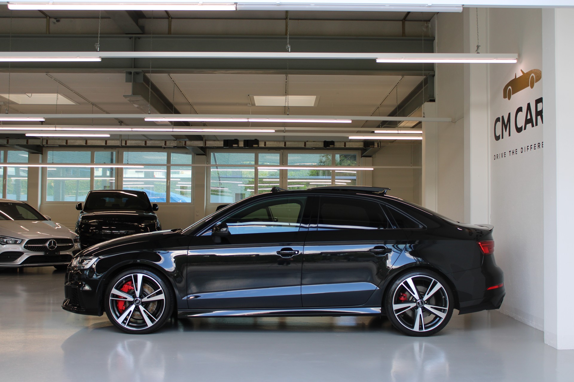AUDI RS3 Limousine 2.5 TSI quattro S-tronic-image-5