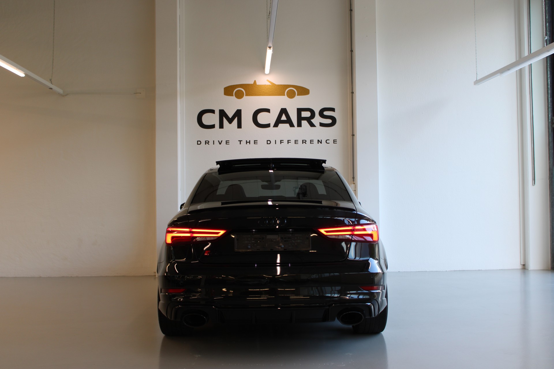 AUDI RS3 Limousine 2.5 TSI quattro S-tronic-image-6