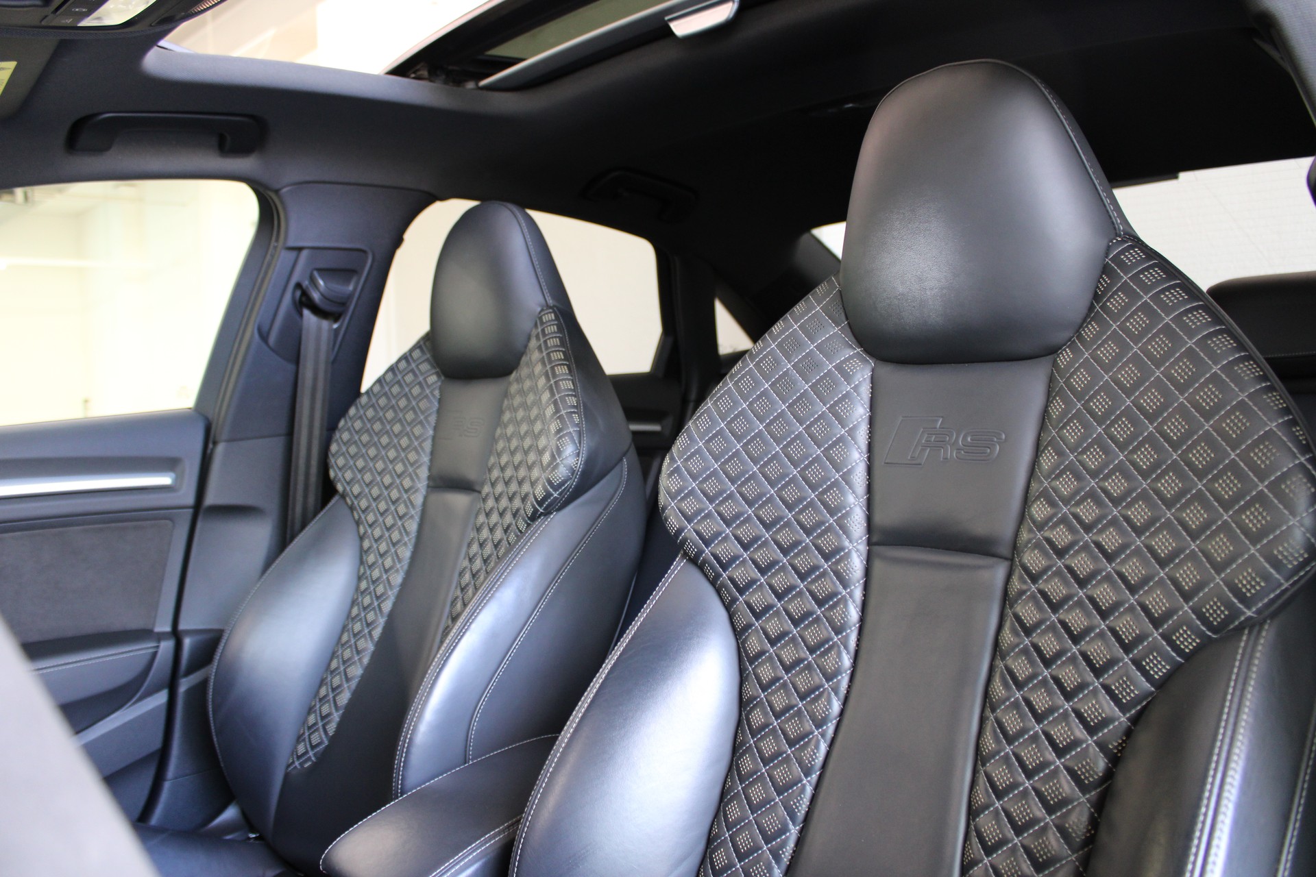 AUDI RS3 Limousine 2.5 TSI quattro S-tronic-image-13
