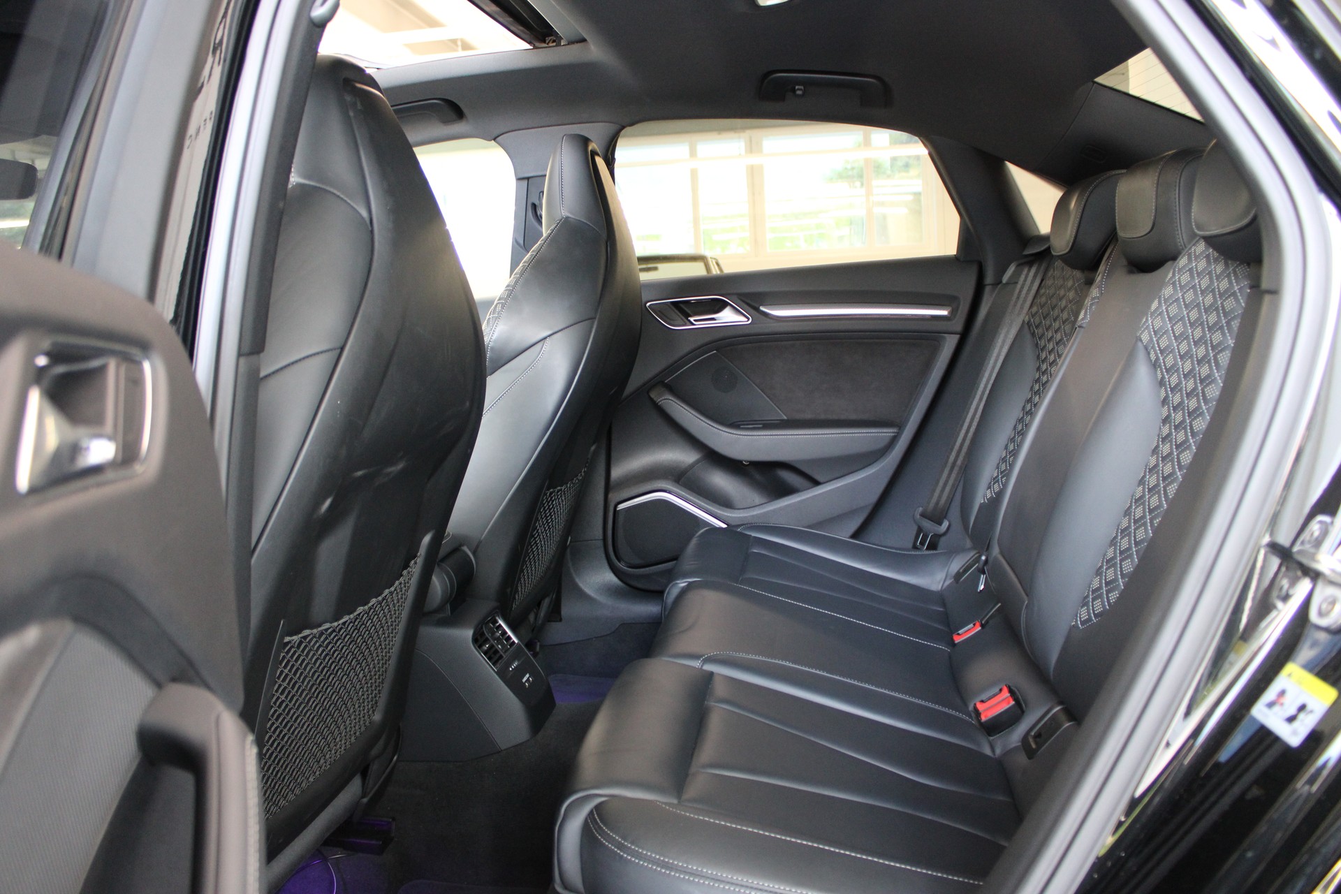 AUDI RS3 Limousine 2.5 TSI quattro S-tronic-image-16
