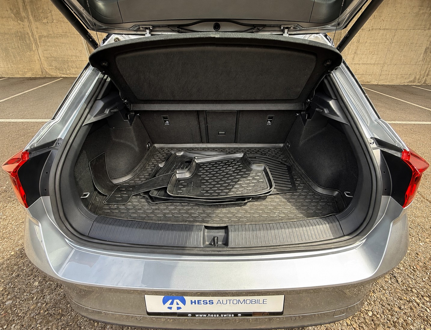 VW T-Roc 2.0 TSI R-Line DSG 4Motion-image-17