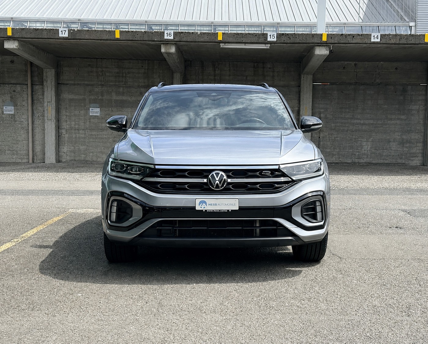 VW T-Roc 2.0 TSI R-Line DSG 4Motion-image-1