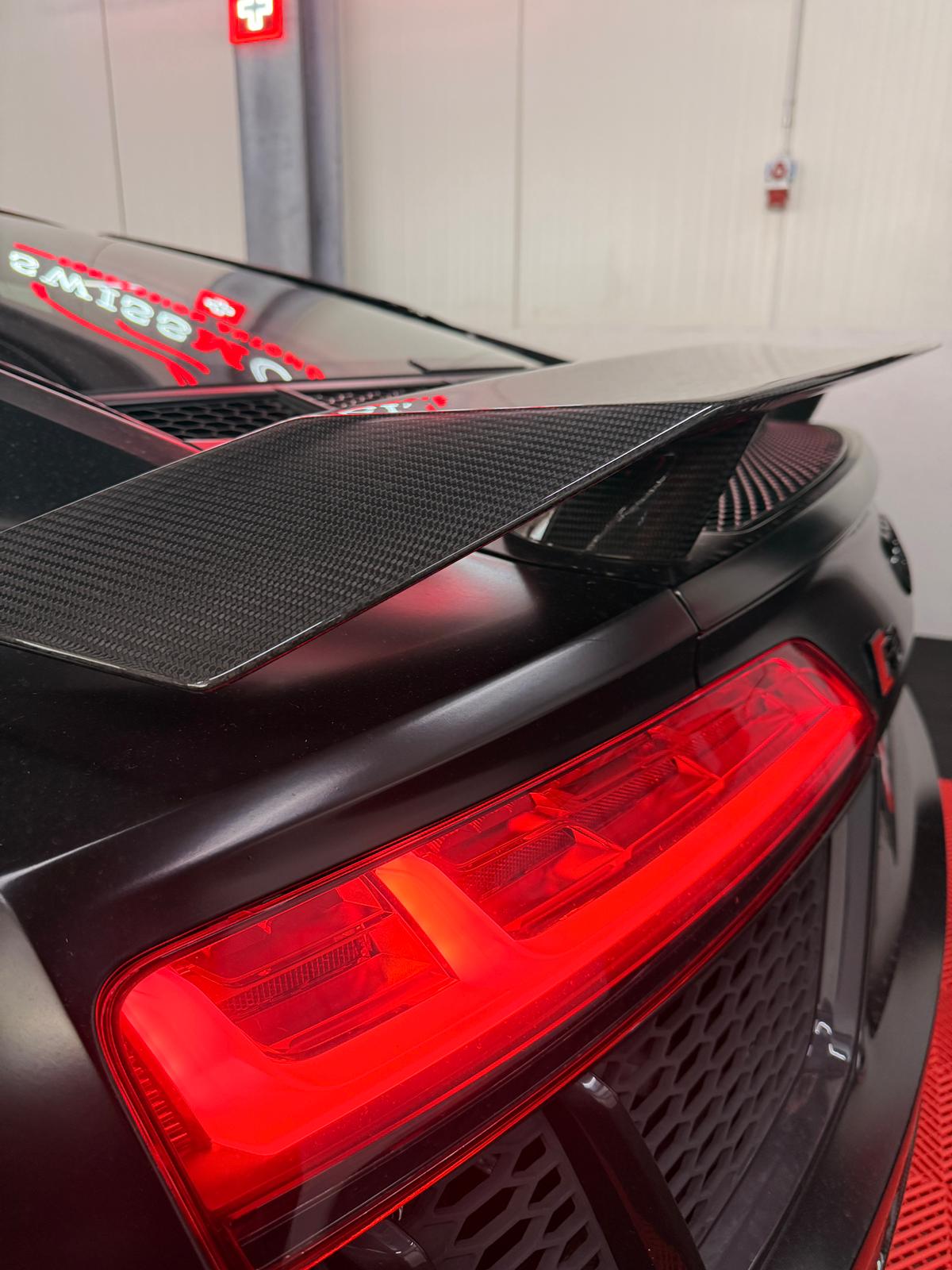 AUDI R8 Coupé 5.2 plus S-Tronic-image-15