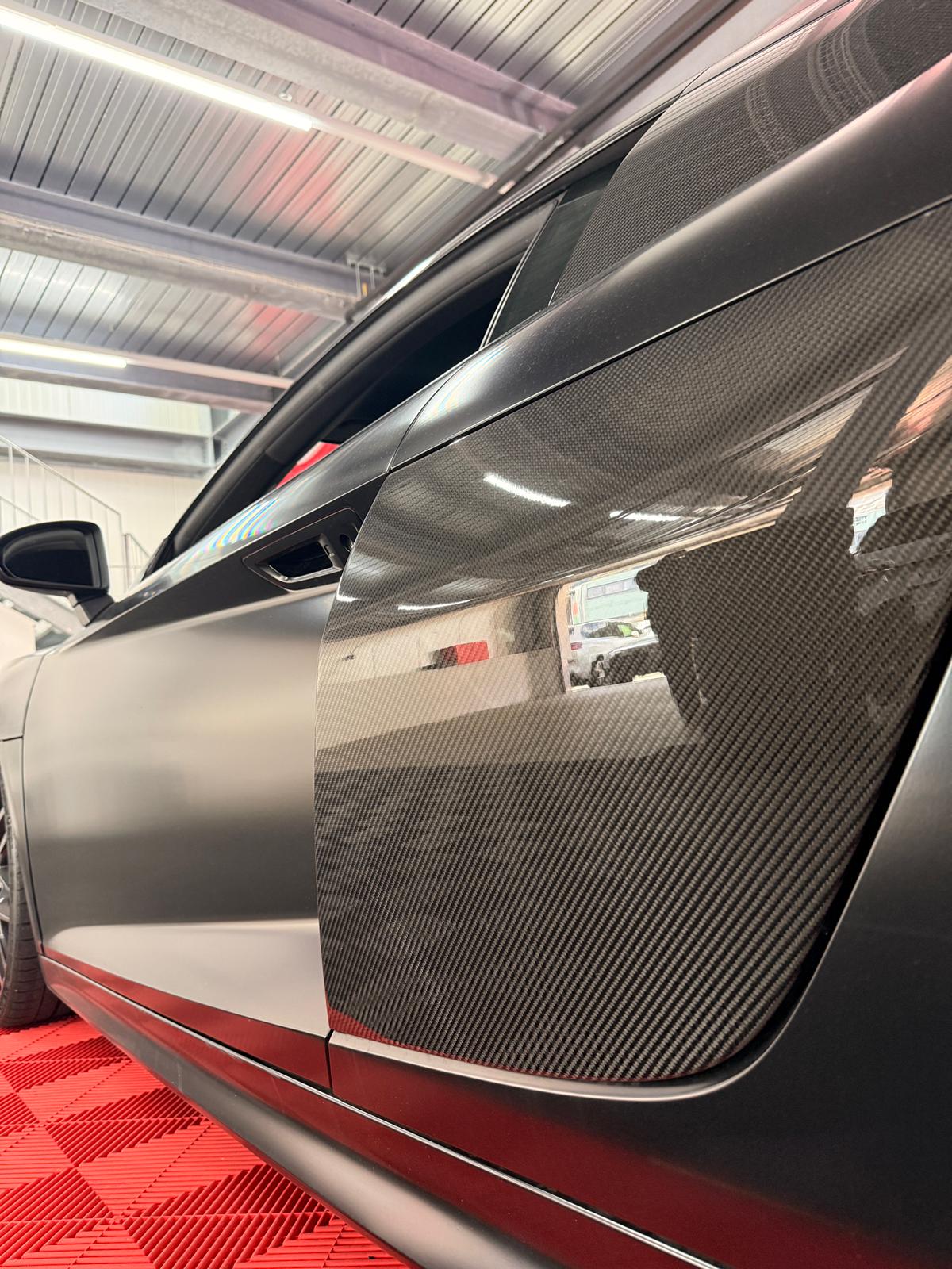 AUDI R8 Coupé 5.2 plus S-Tronic-image-19