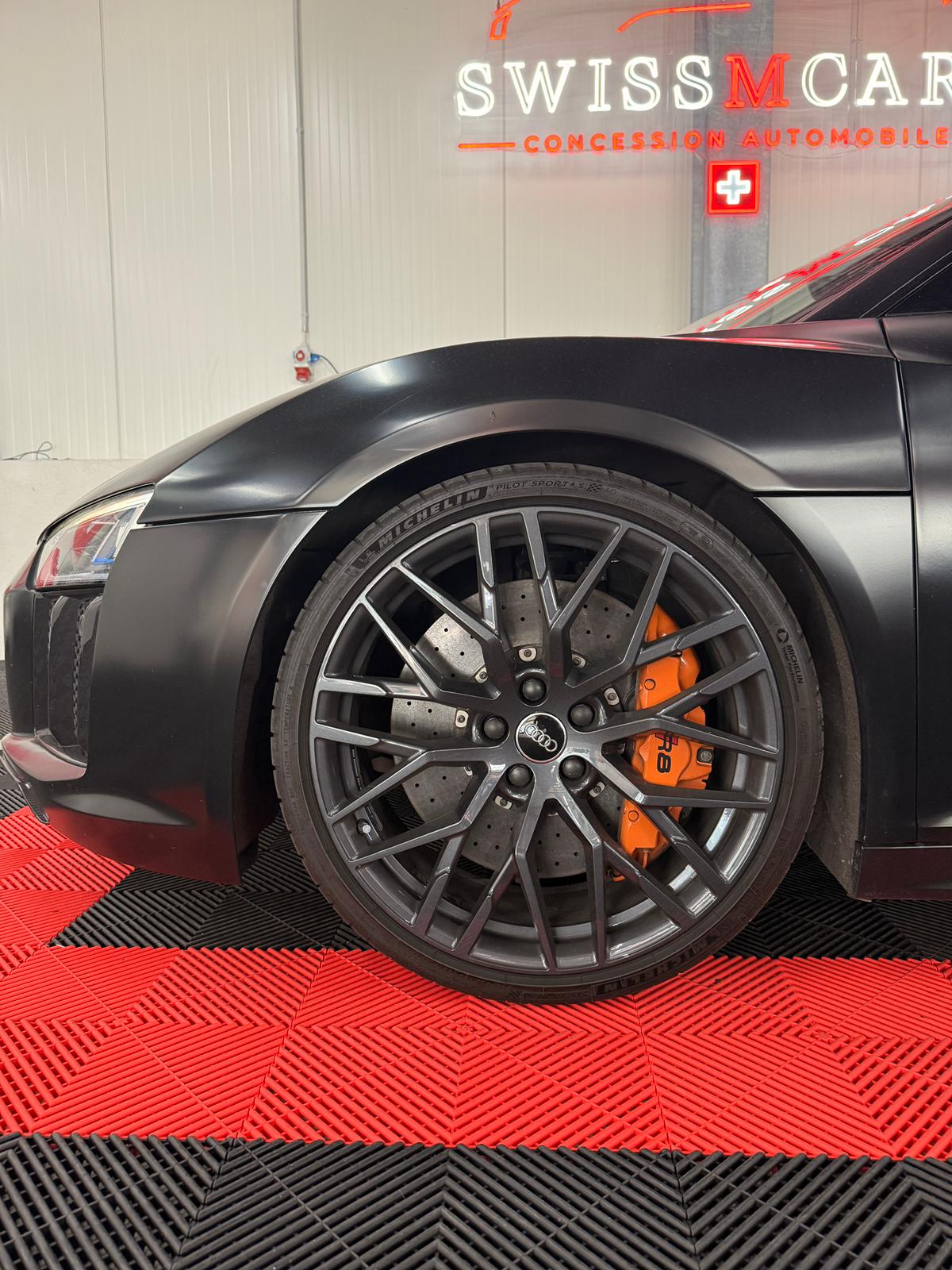 AUDI R8 Coupé 5.2 plus S-Tronic-image-18