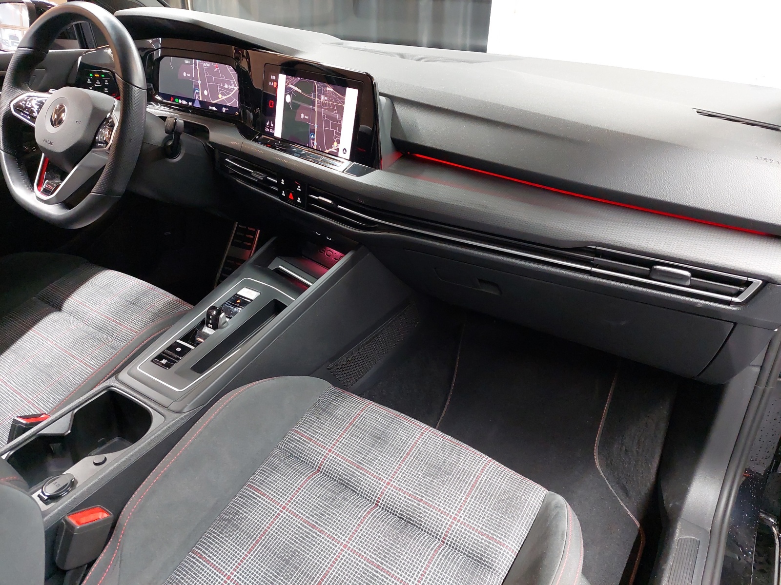 VW Golf 2.0 TSI GTI DSG-image-9