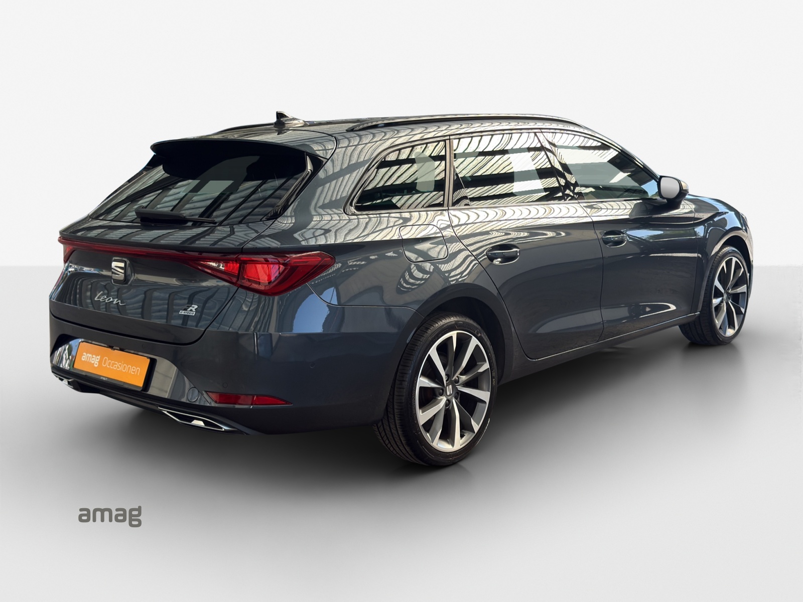 SEAT Leon ST 1.4 eHybrid pHEV DSG FR-image-4
