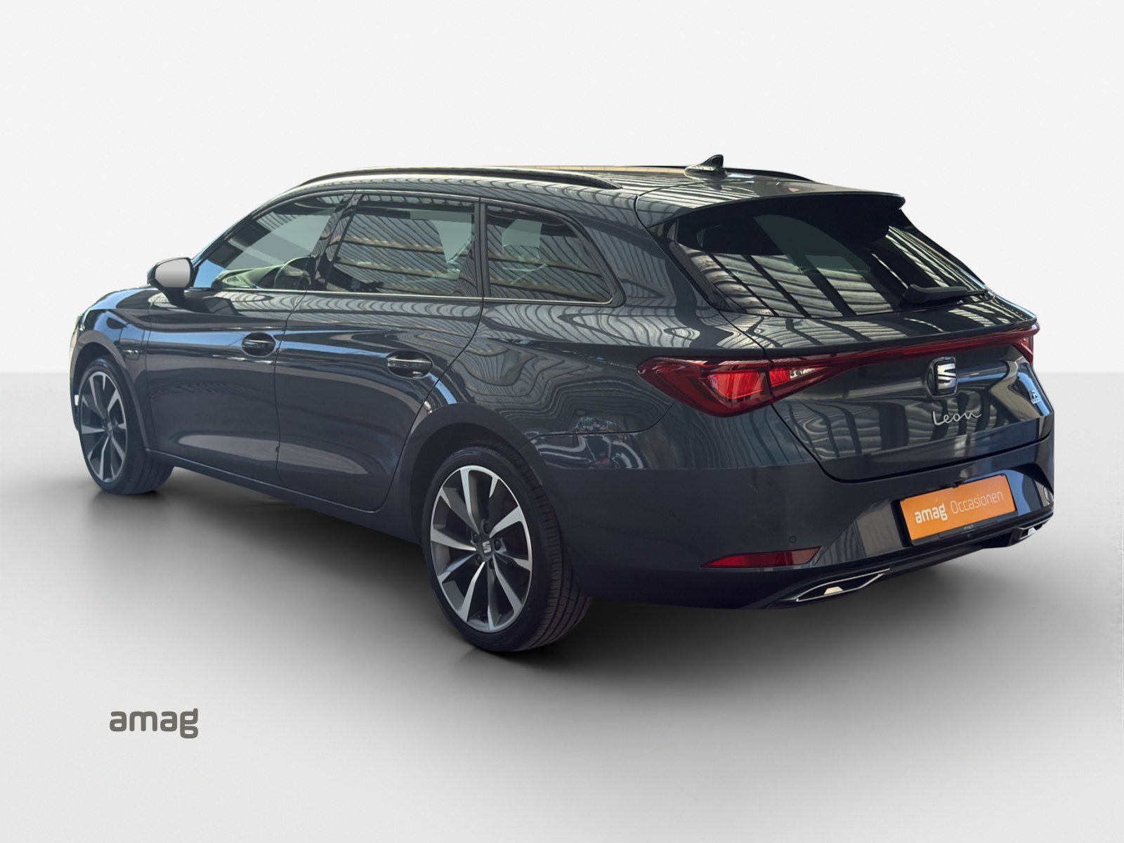 SEAT Leon ST 1.4 eHybrid pHEV DSG FR-image-2