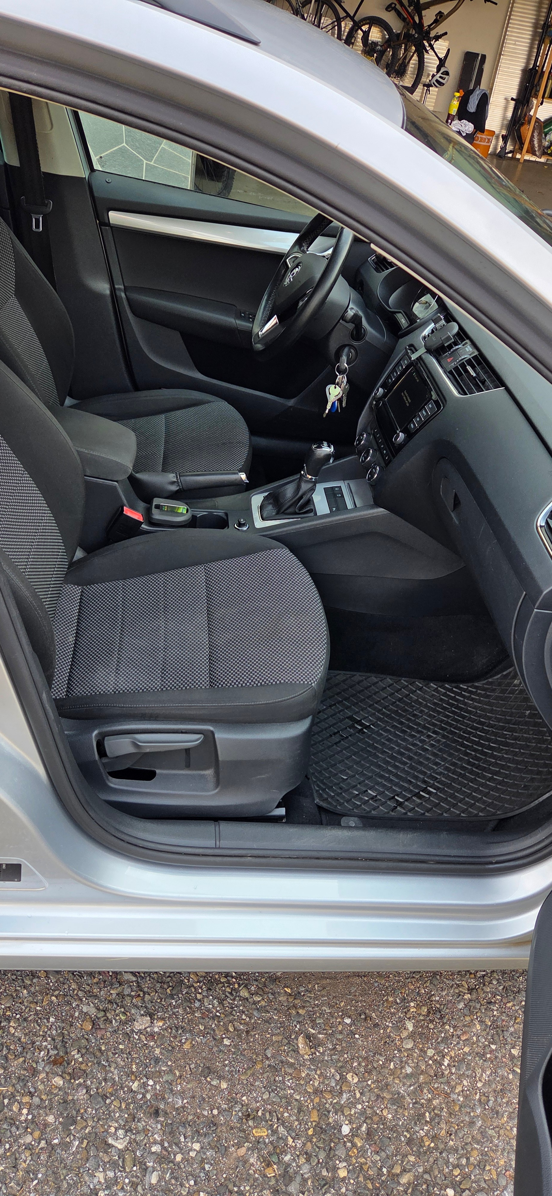 SKODA 2.0 TDI 150 Elegance-image-2
